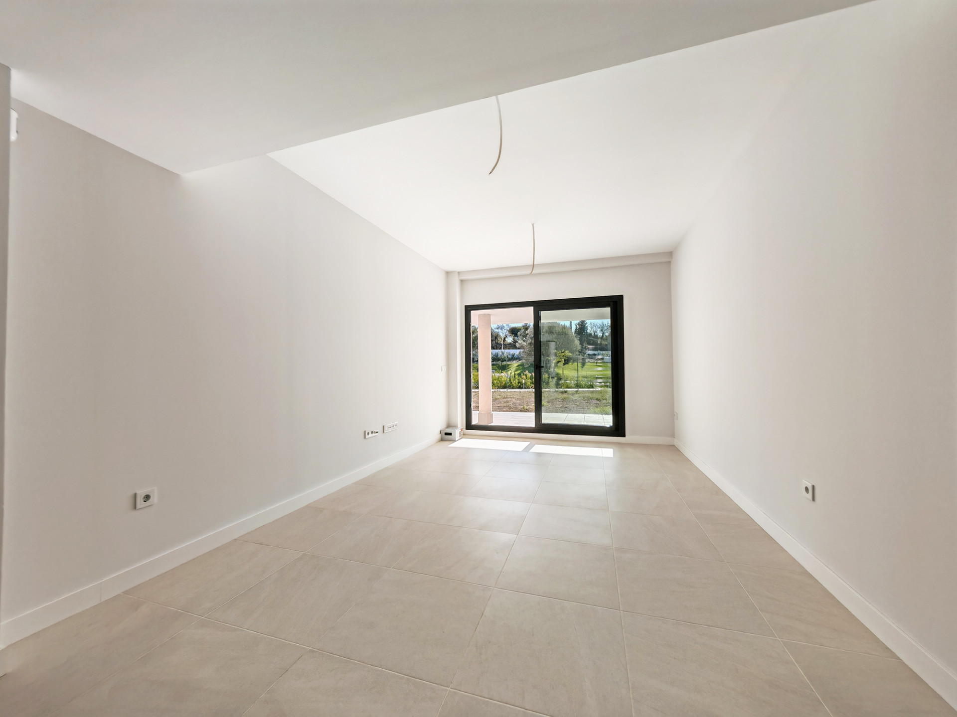 Apartment in Estepona - Image 3