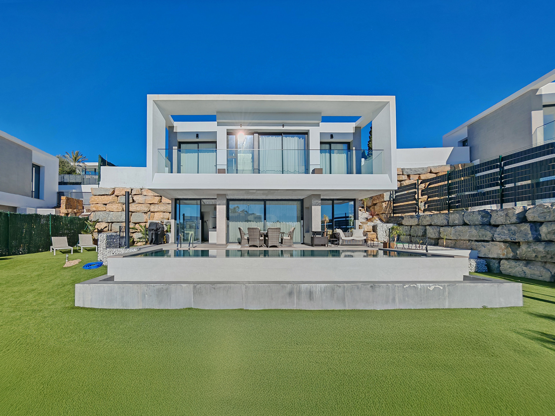 Villa in Estepona - Image 2