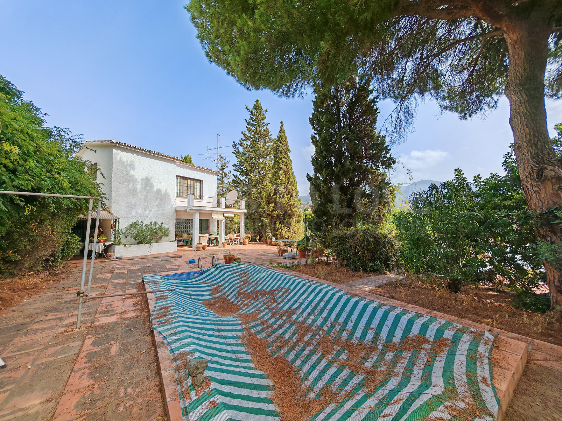 Villa Renovation Opportunity with Two Independent Guest Bungalows Near Mijas Pueblo