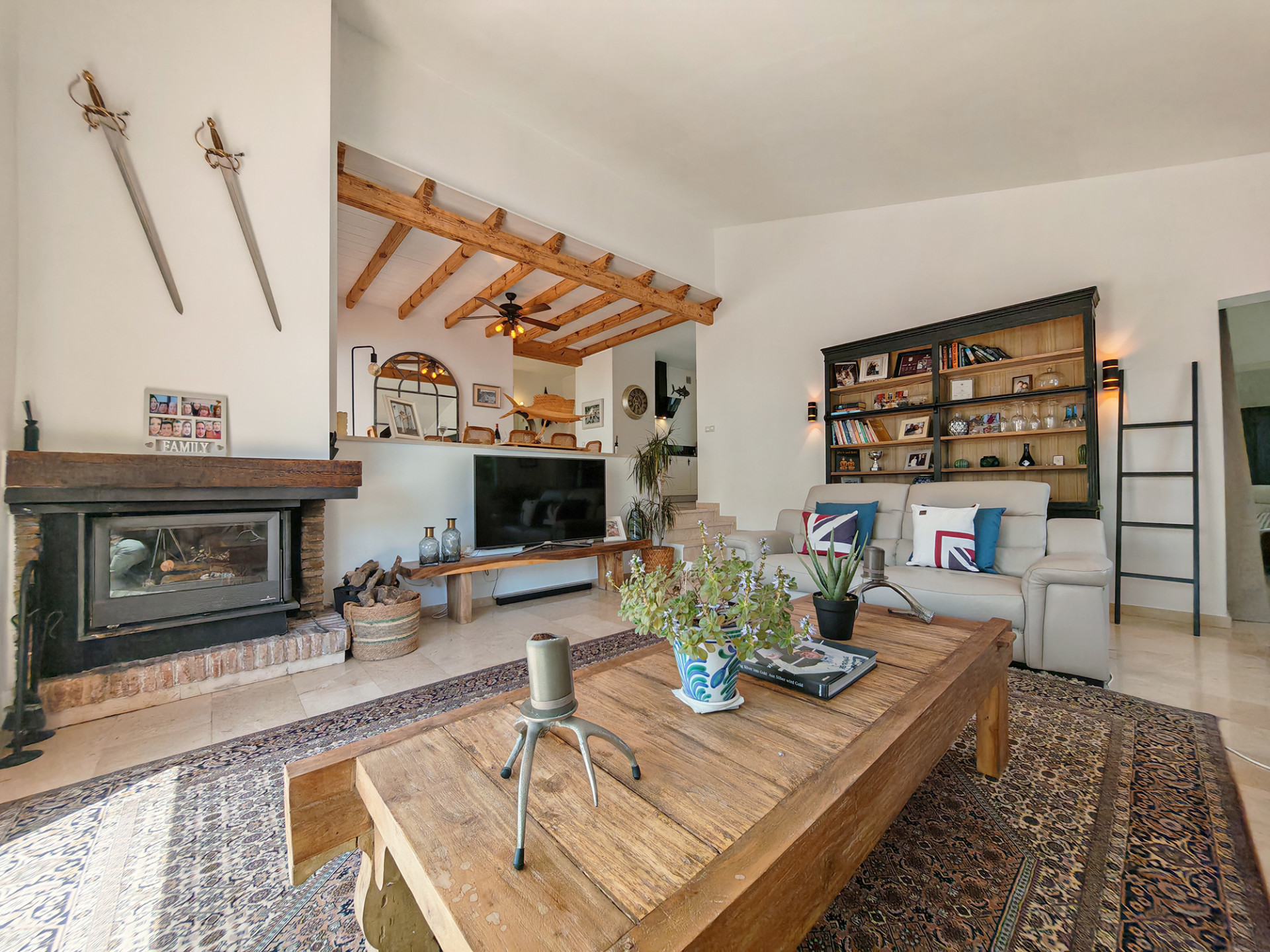 Villa in Sitio de Calahonda - Image 3