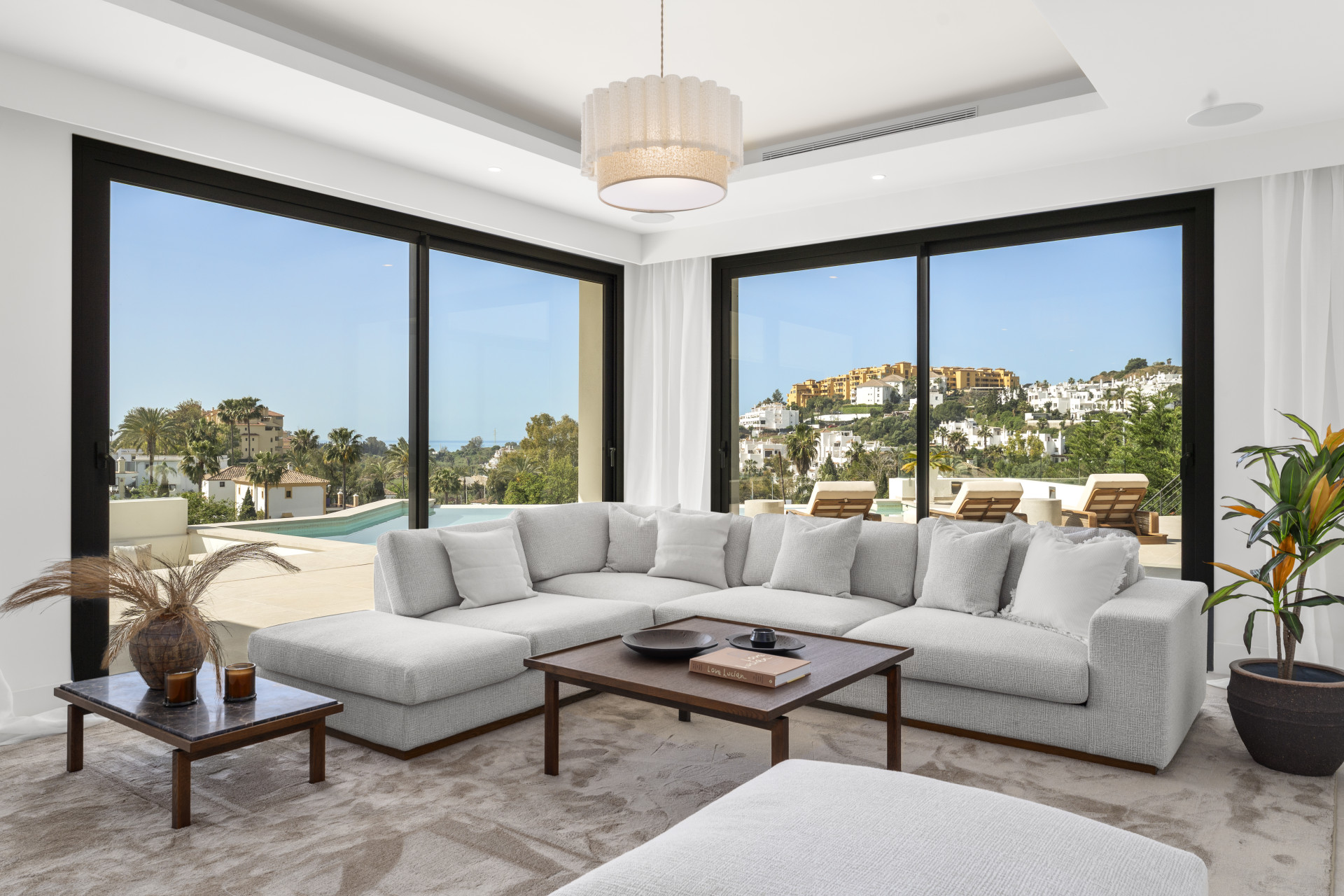 Villa in Estepona - Image 3