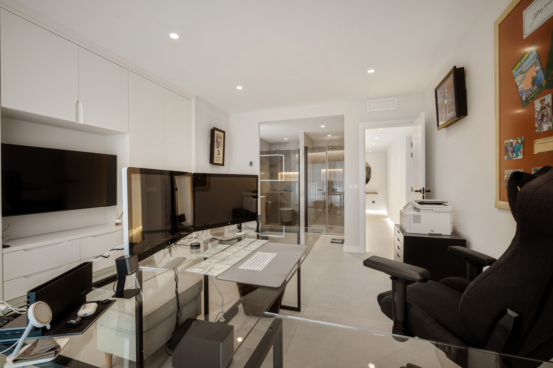 Apartment in Marbella, Marbella - Image 16