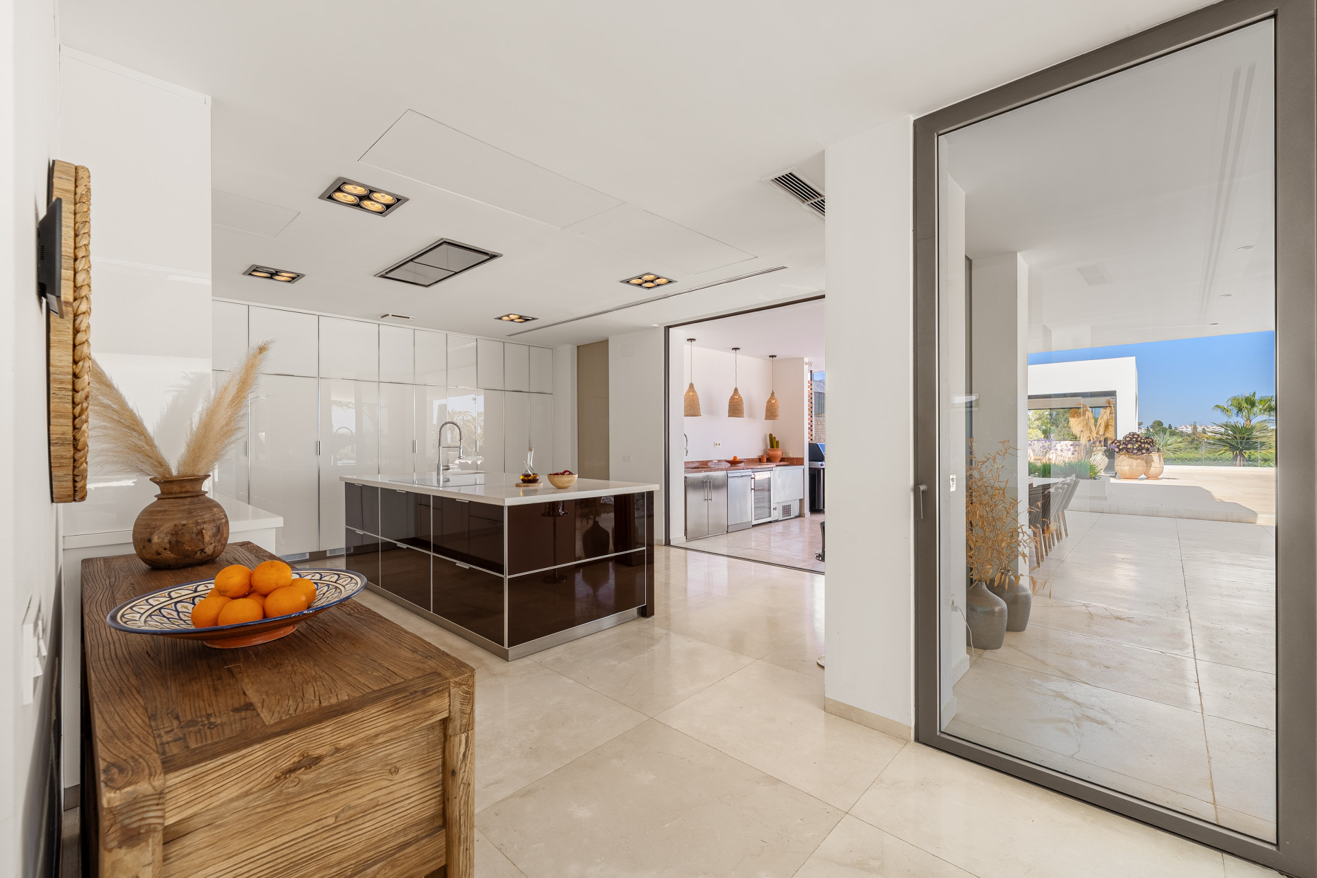 Villa in Nueva Andalucia, Marbella - Image 10