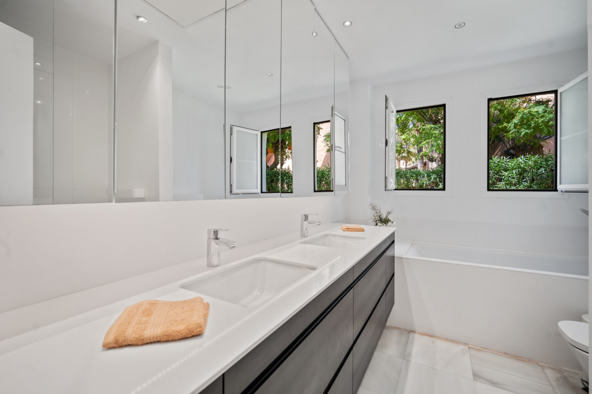 Ground Floor Apartment en Las Adelfas, San Pedro de Alcantara - Image 41
