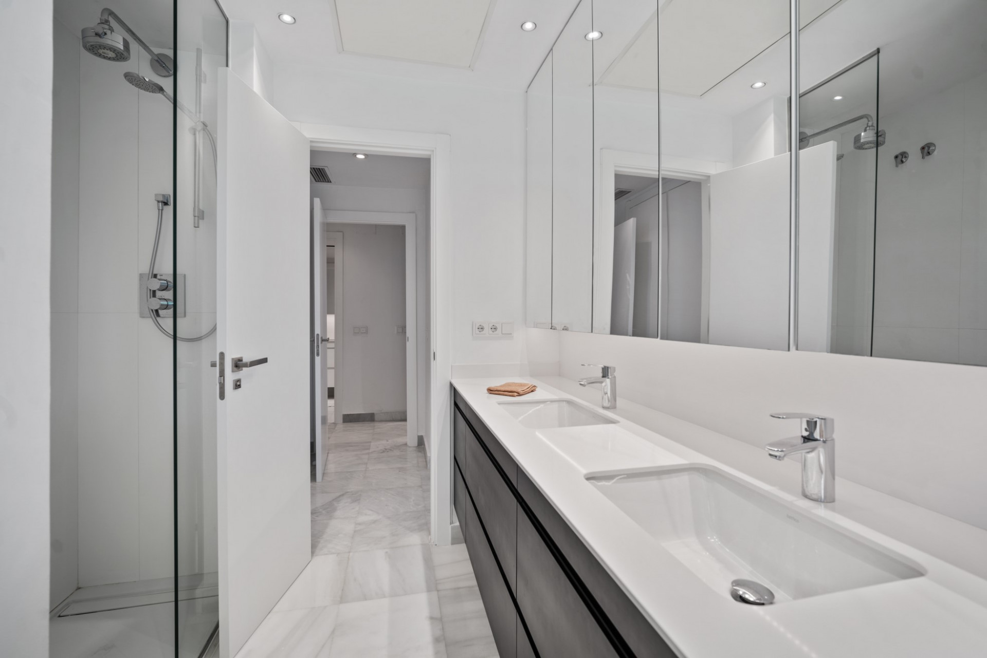 Ground Floor Apartment en Las Adelfas, San Pedro de Alcantara - Image 40