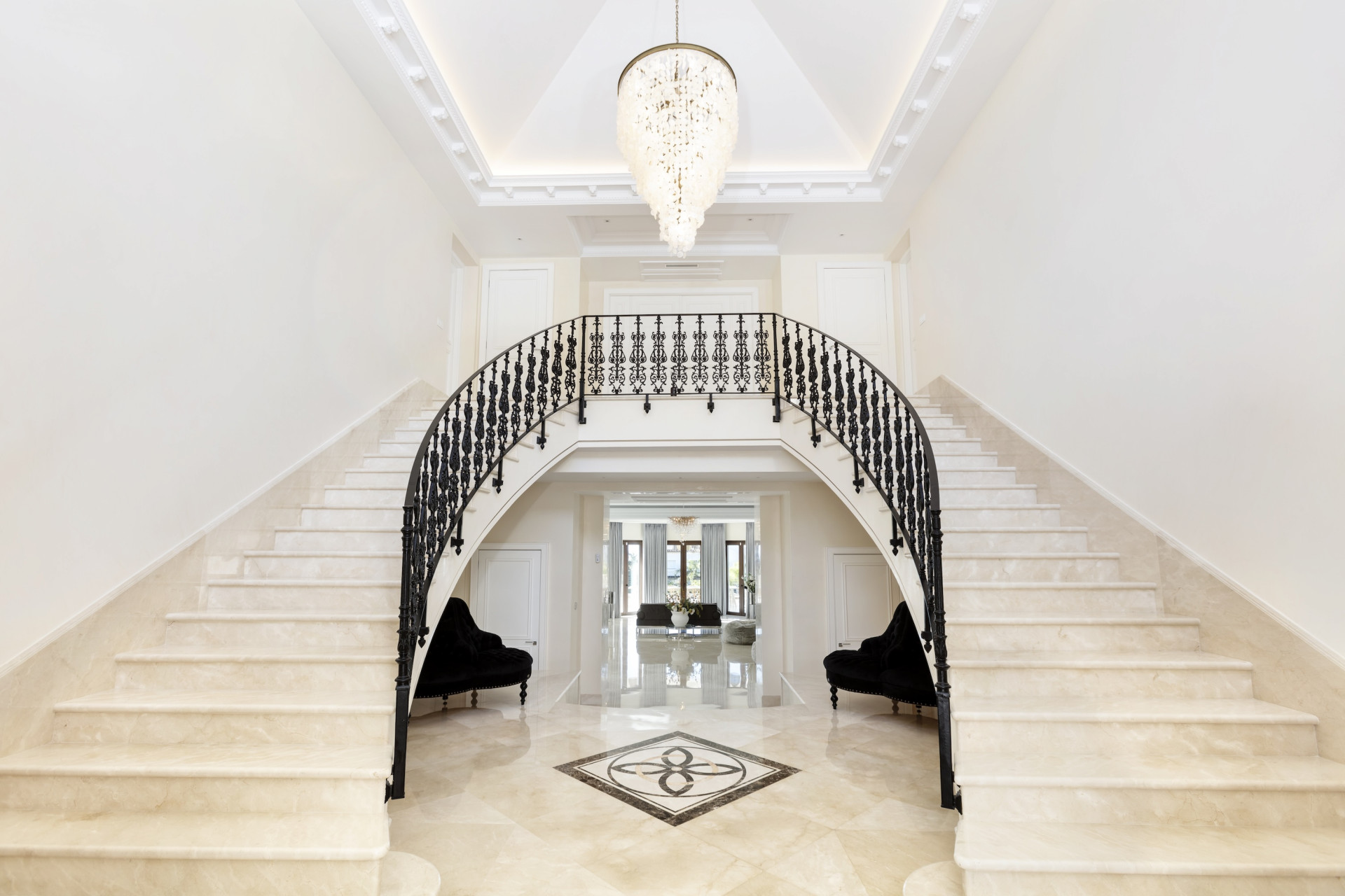 Villa in Marbella Golden Mile, Marbella - Image 2