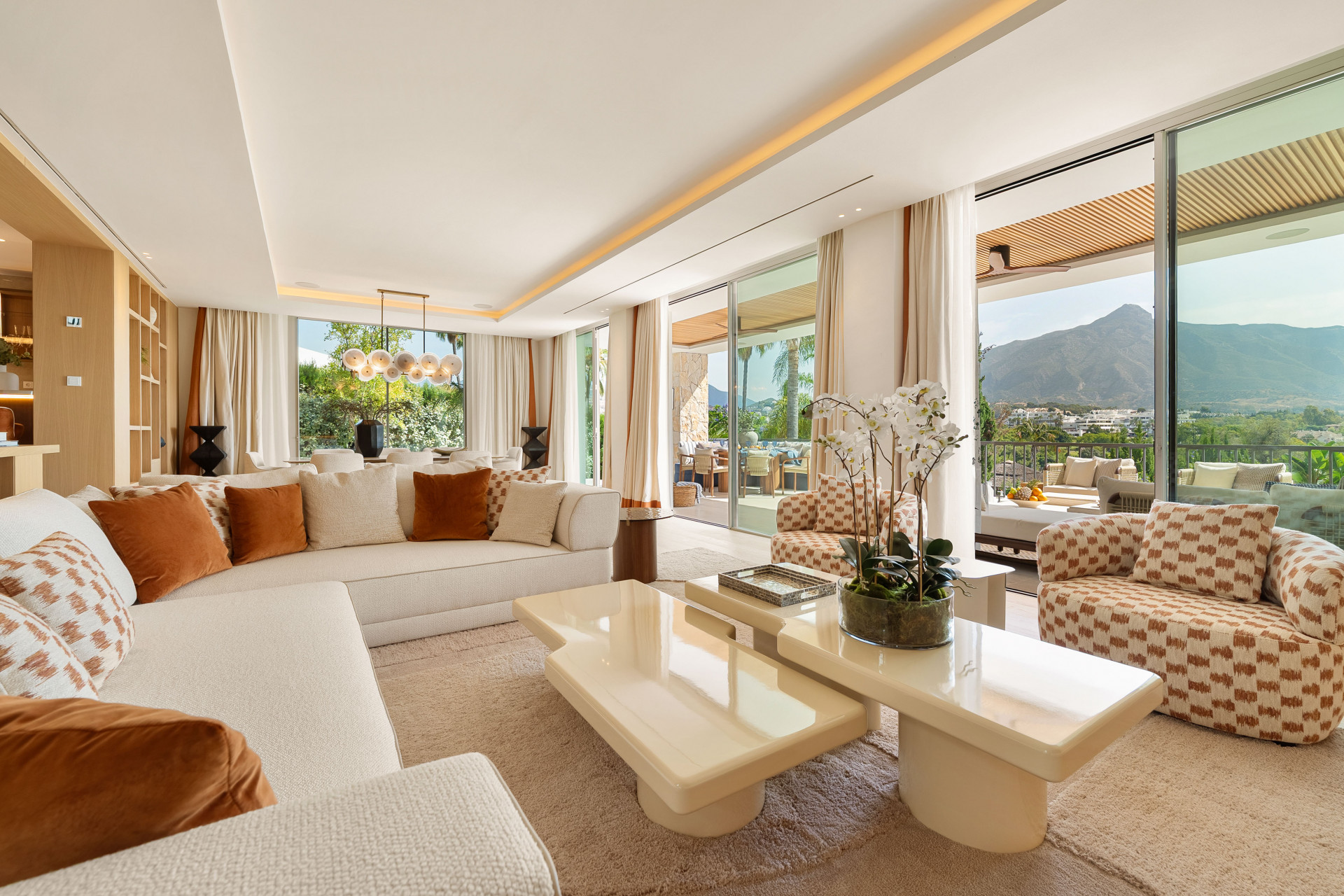 Villa in Nueva Andalucia, Marbella - Image 5