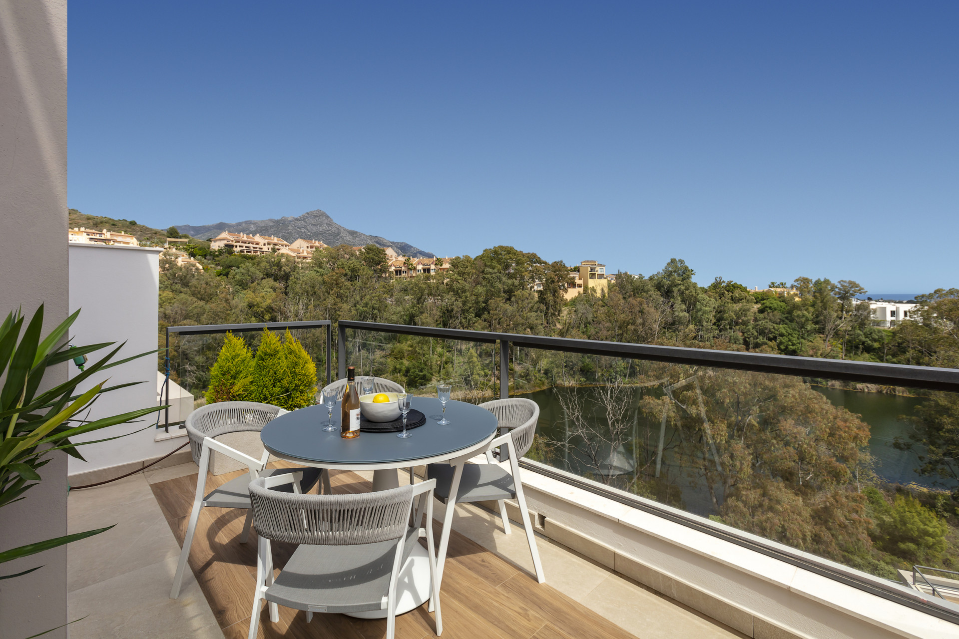 Penthouse in Nueva Andalucia, Marbella - Image 25