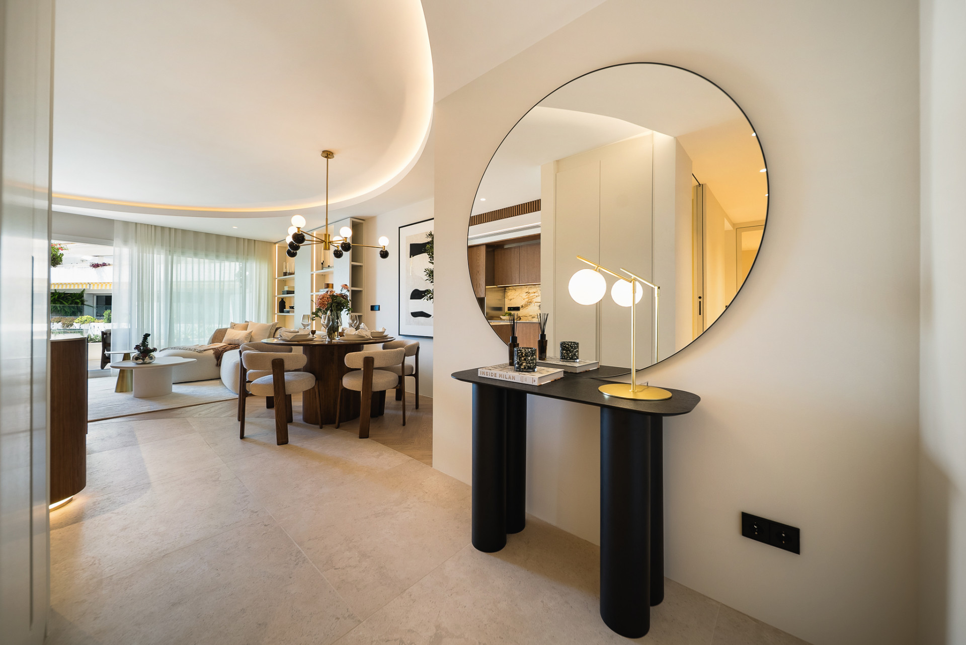 Apartment in Marbella Golden Mile, Marbella - Image 2