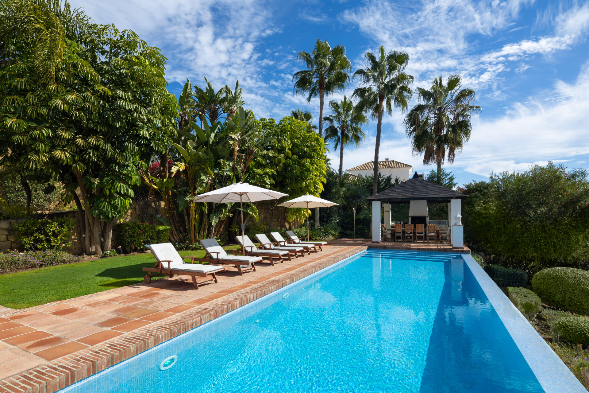 Villa in Lomas de La Quinta, Benahavis - Image 2