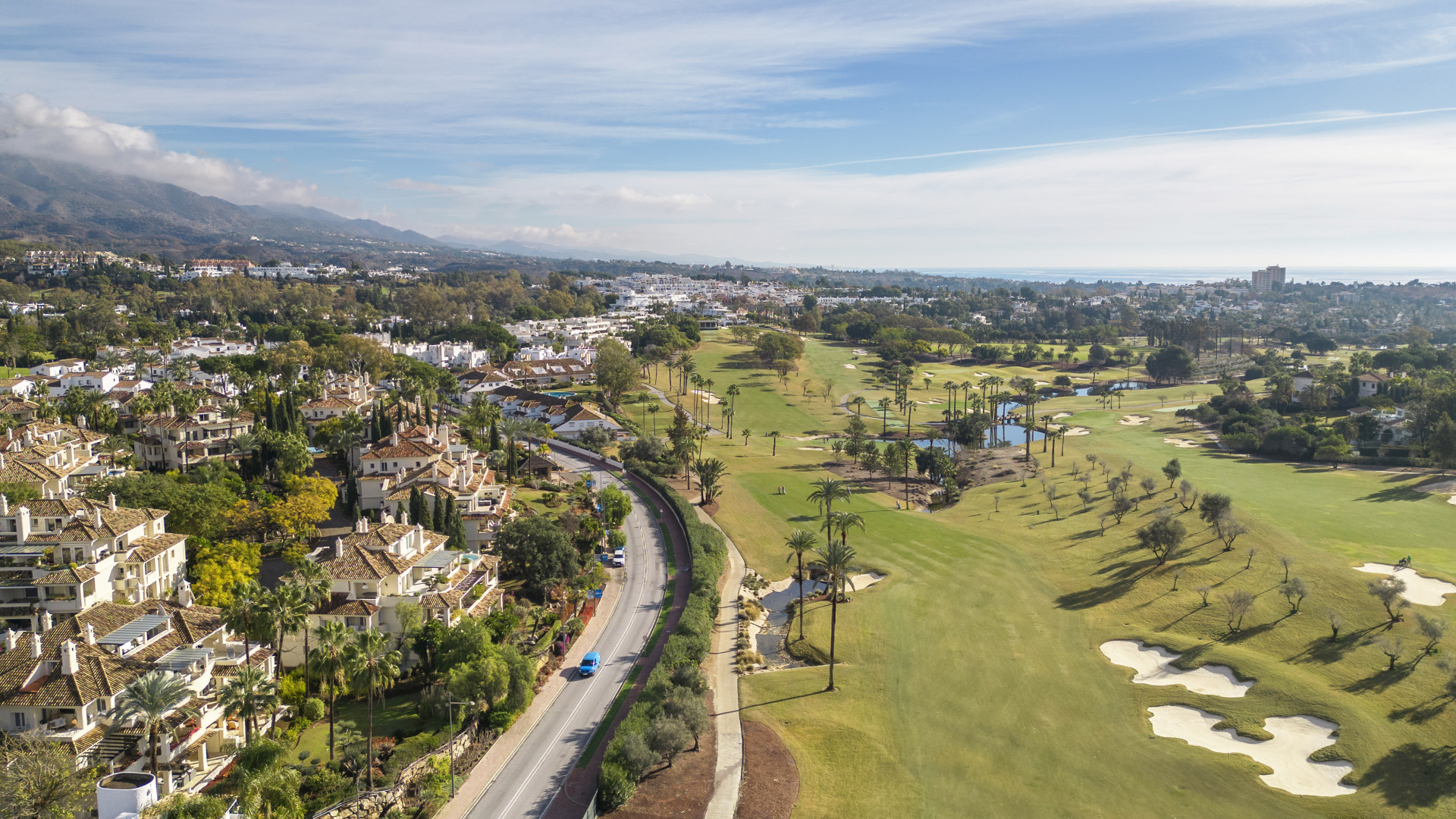 Duplex Penthouse in Nueva Andalucia, Marbella - Image 28