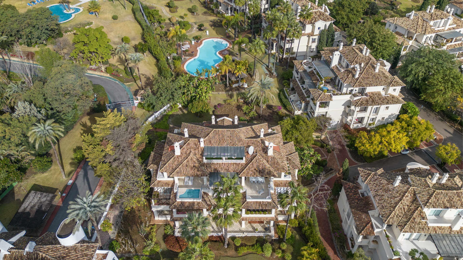 Duplex Penthouse en Nueva Andalucia, Marbella - Image 34