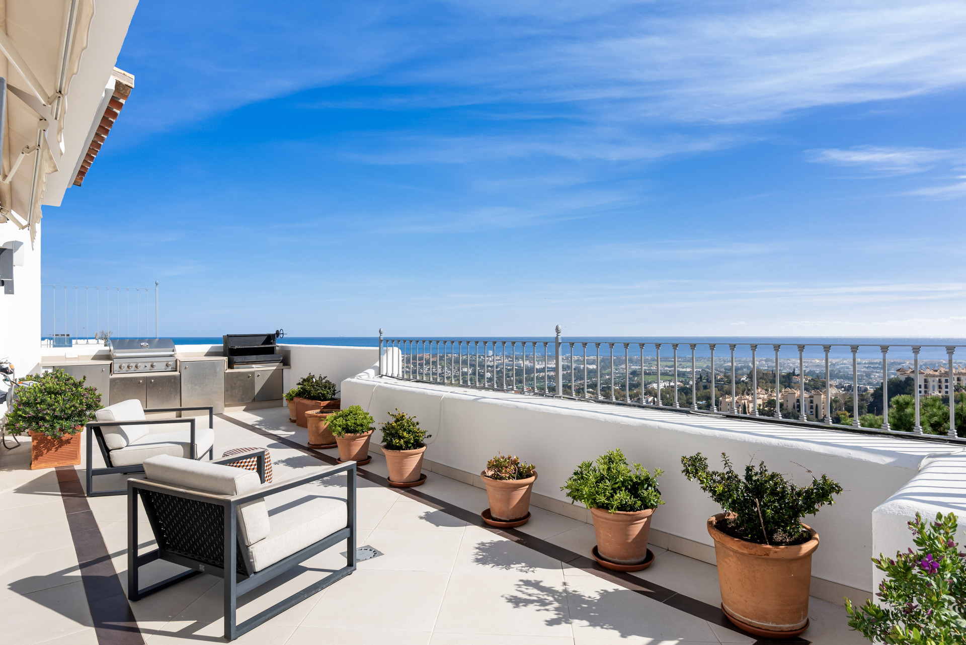 Duplex Penthouse en La Heredia, Benahavis - Image 21