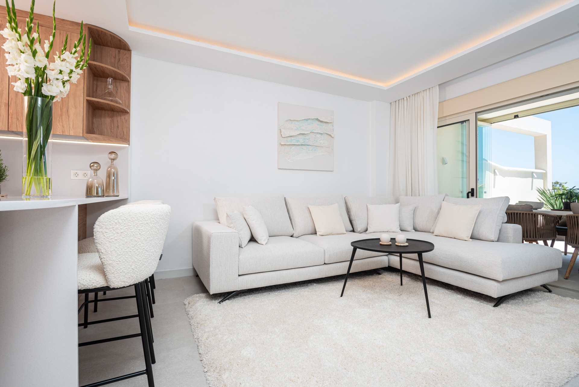 Apartment in Nueva Andalucia, Marbella - Image 3