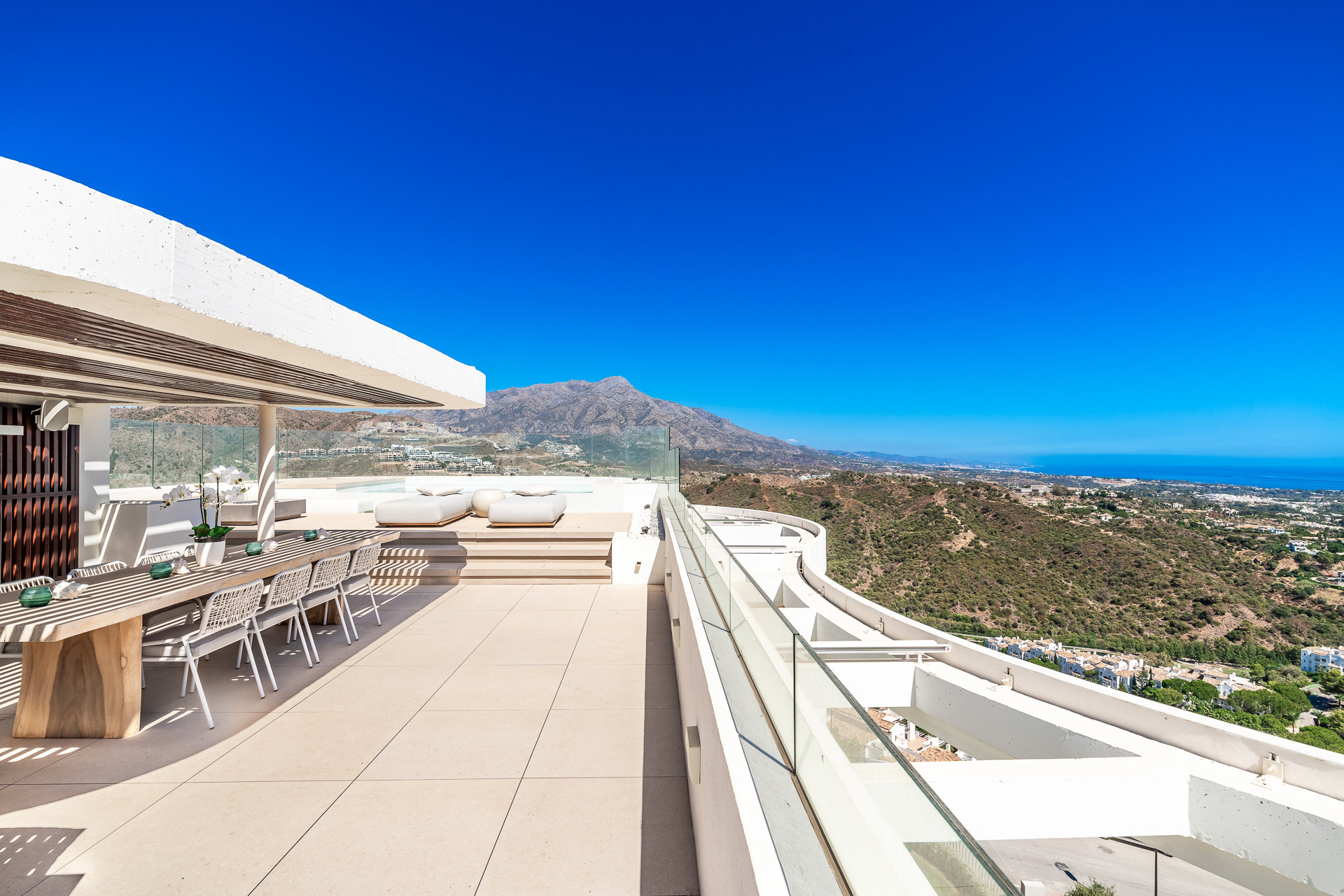 Penthouse in The View Marbella, Benahavis - Image 33