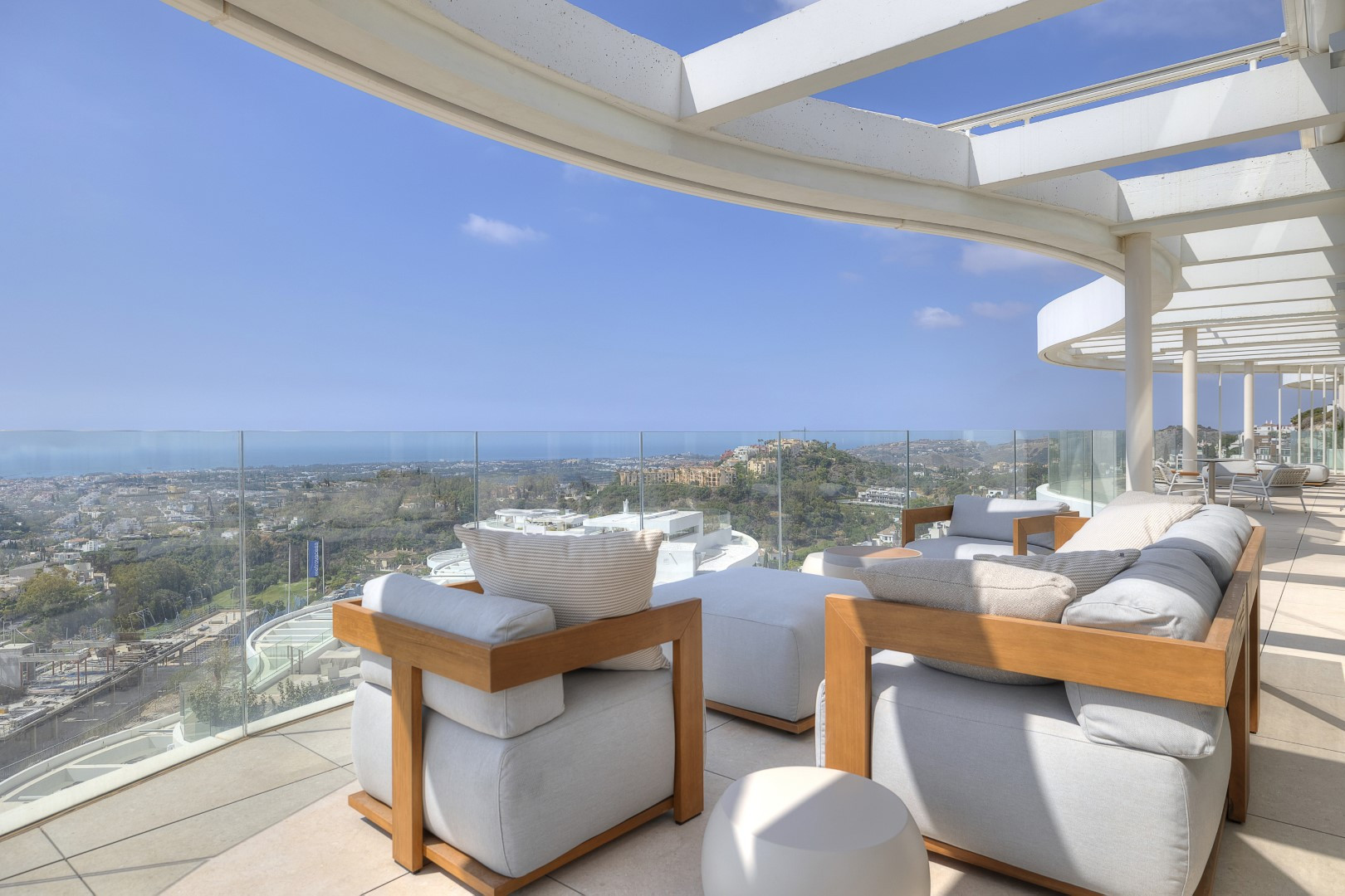 Penthouse in The View Marbella, Benahavis - Image 30