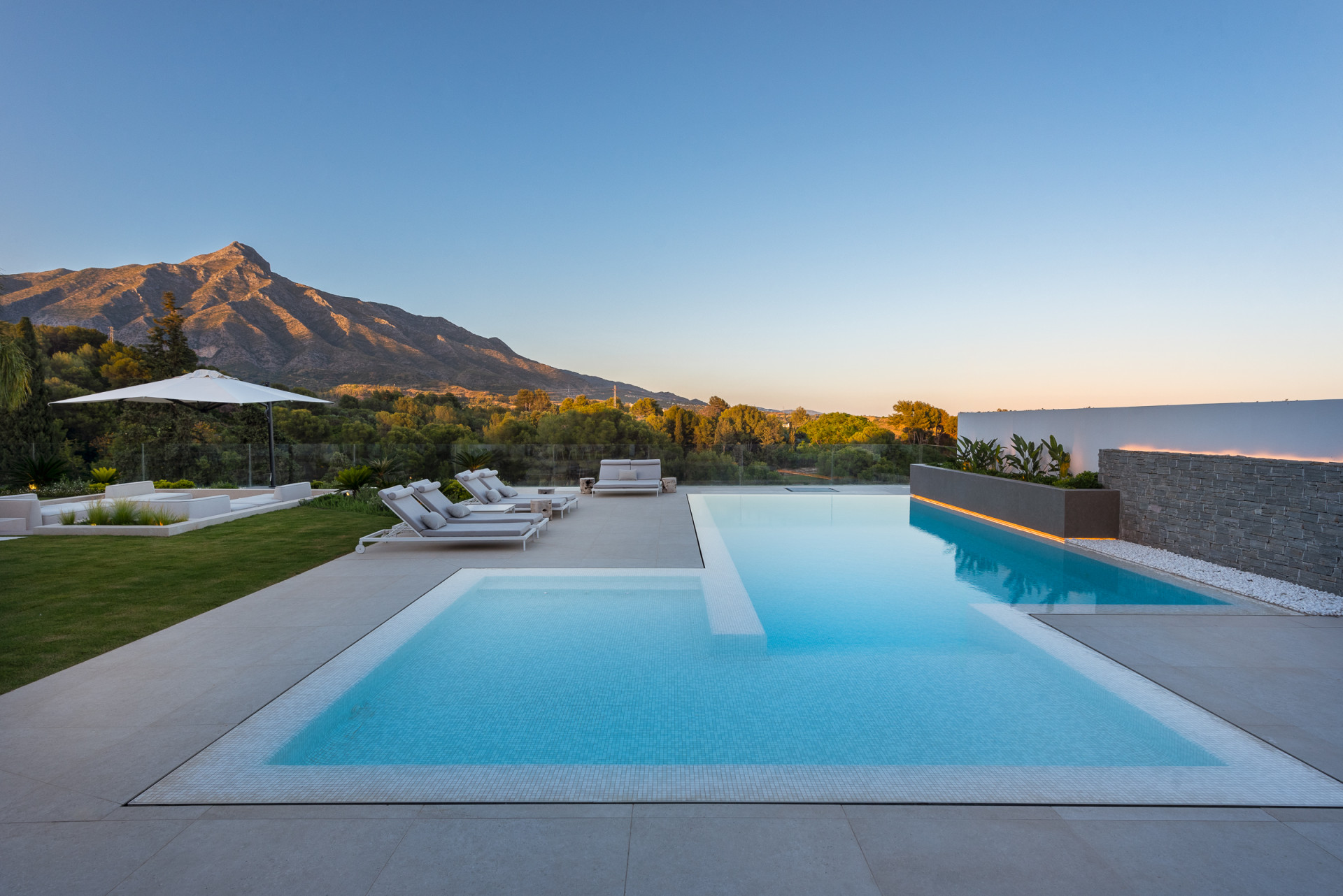 Villa in Nueva Andalucia, Marbella - Image 12