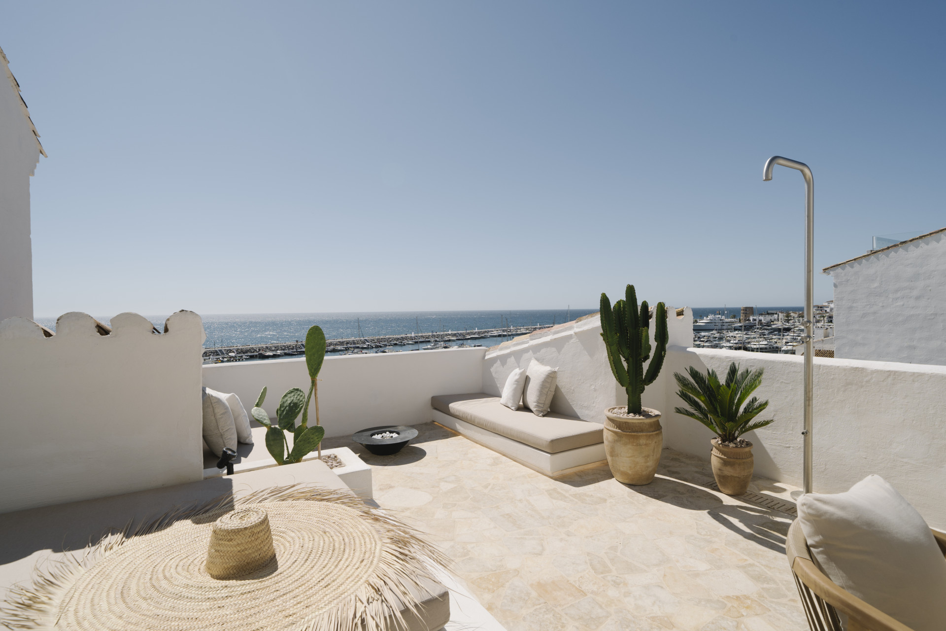 Apartment in Marbella &#8211; Puerto Banus, Marbella - Image 9