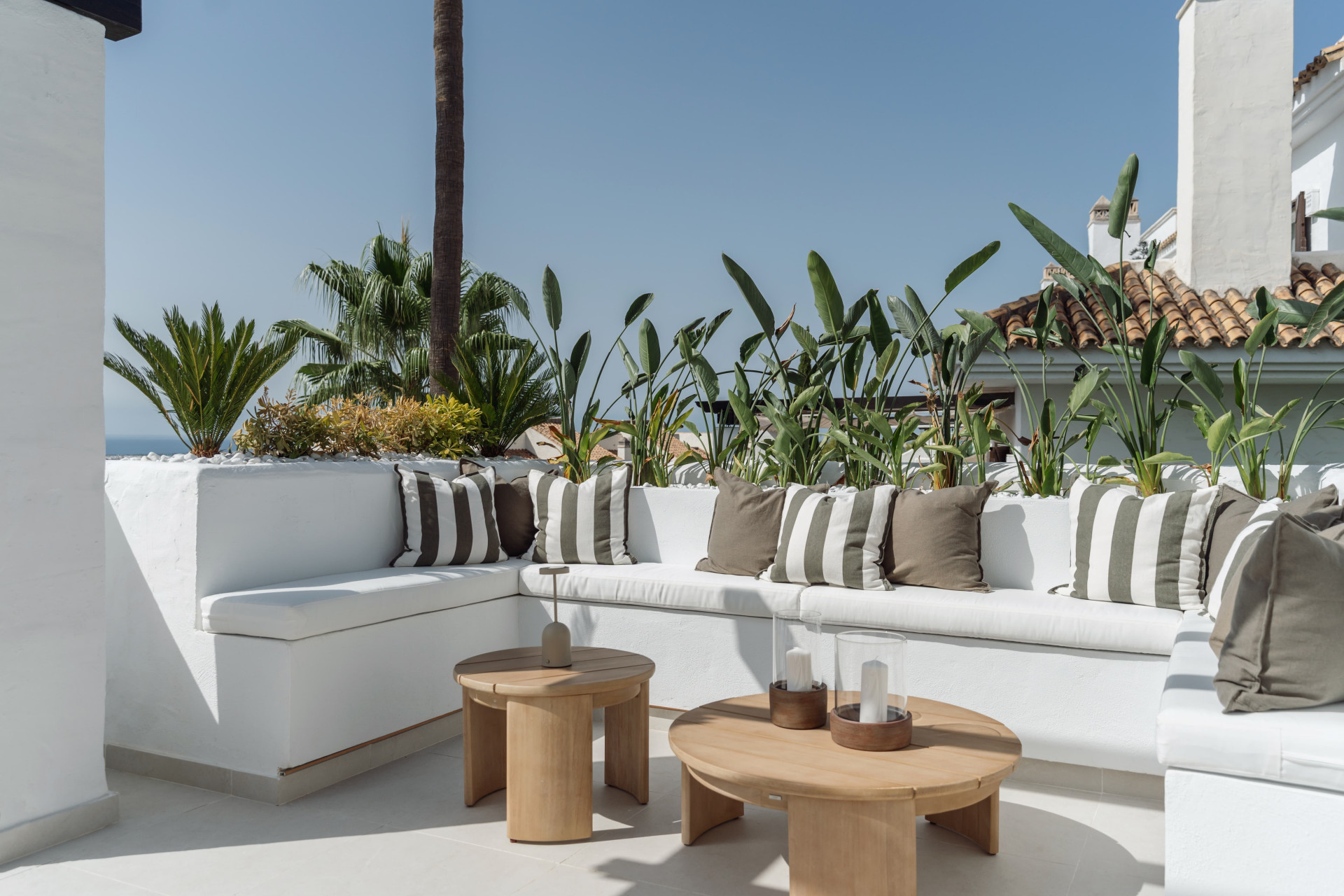 Duplex Penthouse in Nueva Andalucia, Marbella - Image 9