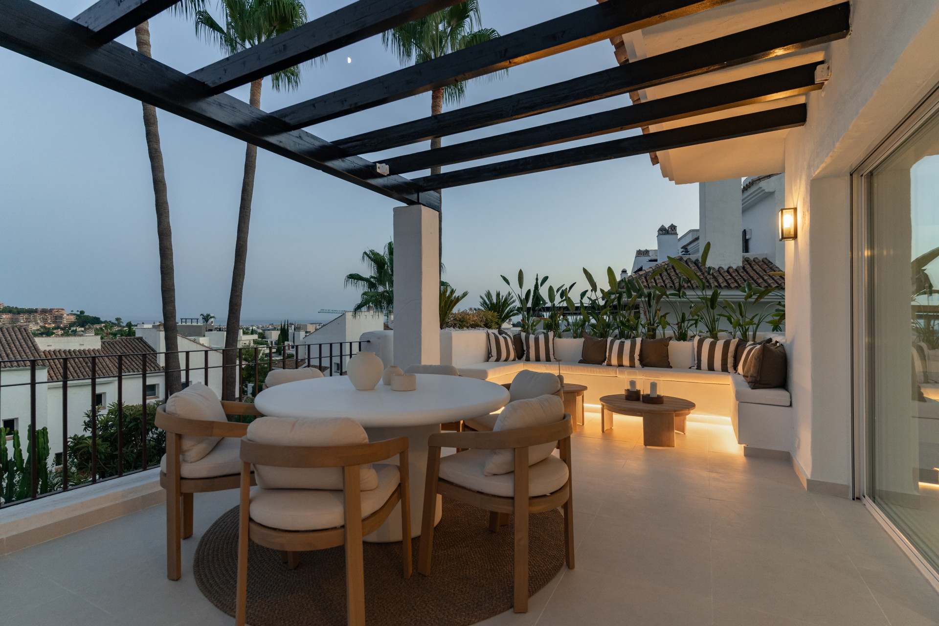 Duplex Penthouse in Nueva Andalucia, Marbella - Image 15