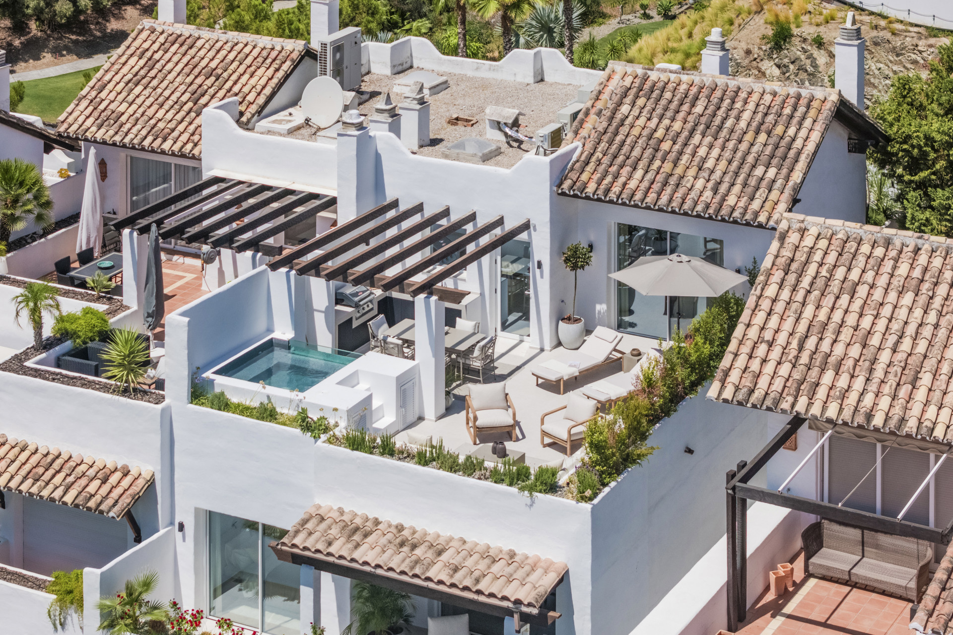 Duplex Penthouse in La Quinta, Benahavis - Image 34