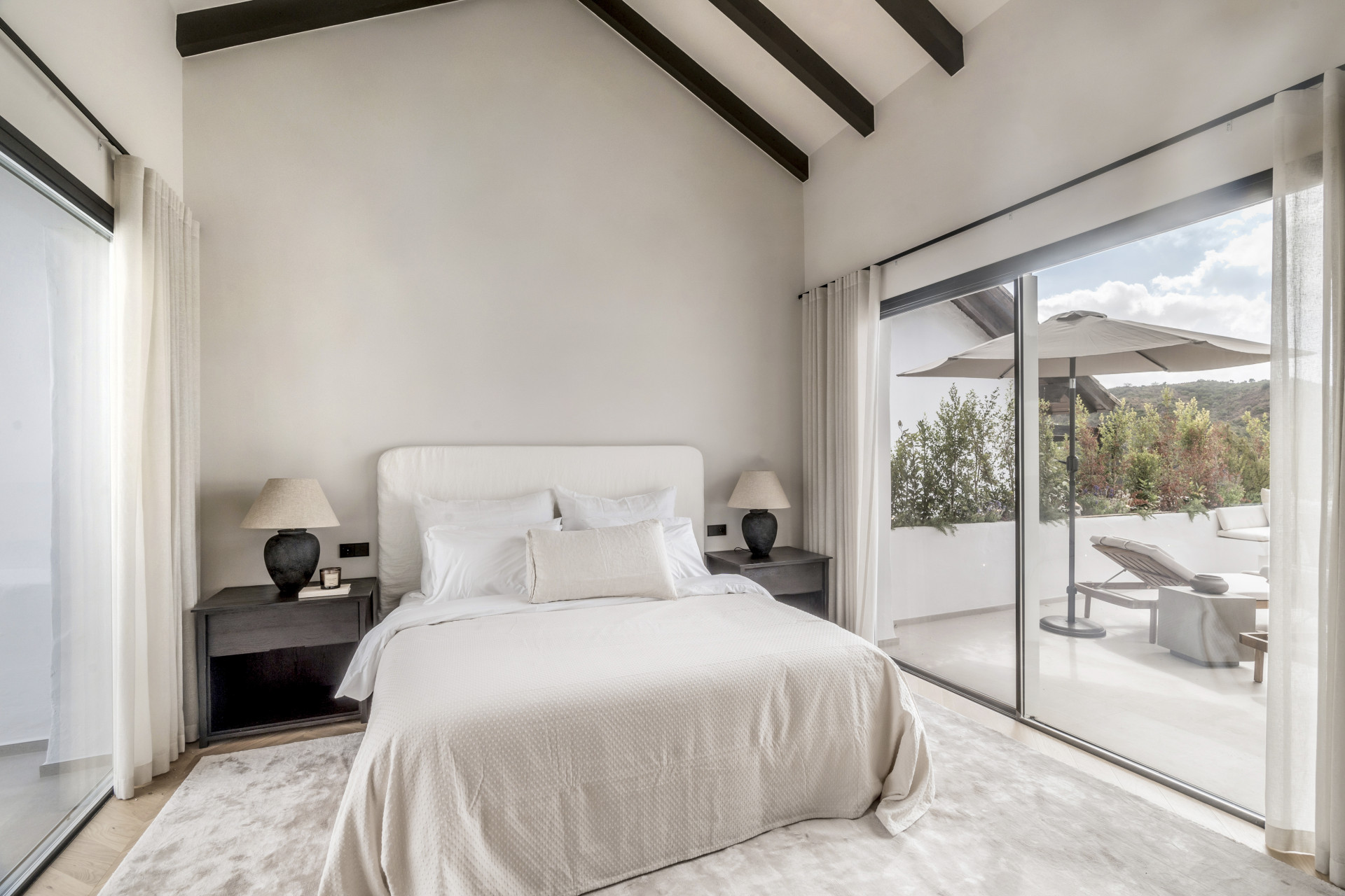 Duplex Penthouse in La Quinta, Benahavis - Image 13