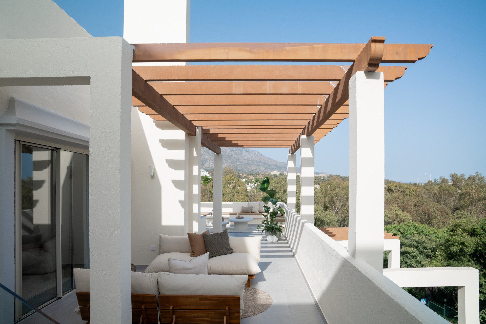 Duplex Penthouse in Nueva Andalucia, Marbella - Image 19