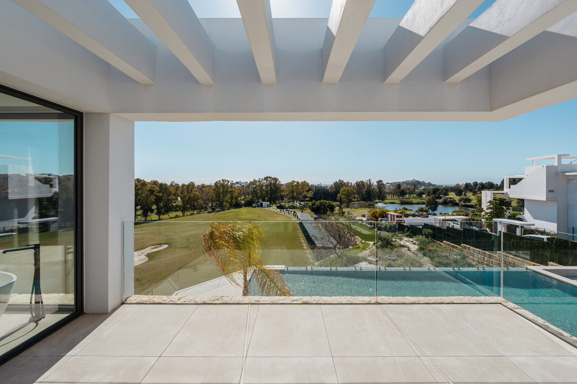 Villa in La Alqueria, Benahavis - Image 29