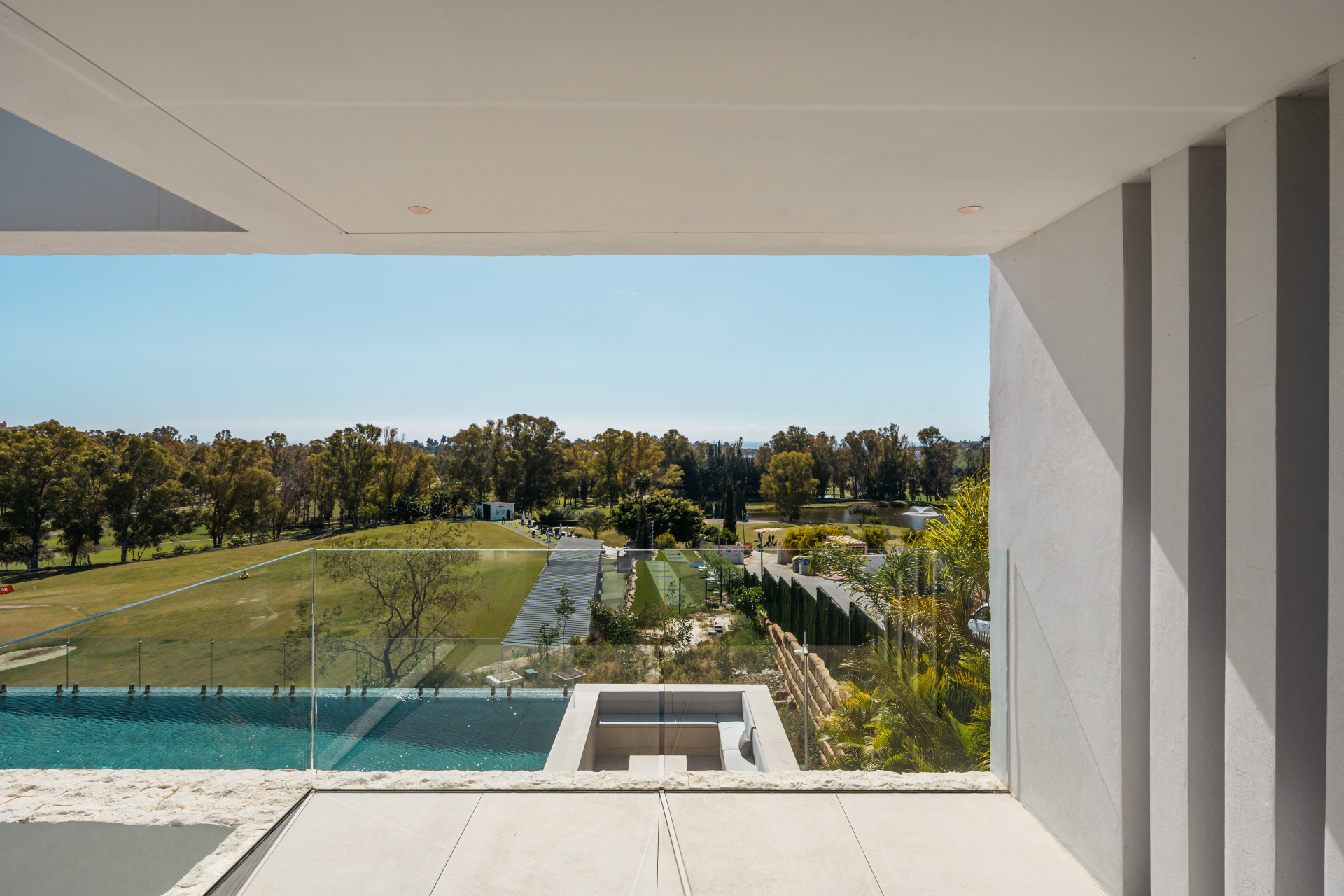 Villa in La Alqueria, Benahavis - Image 32