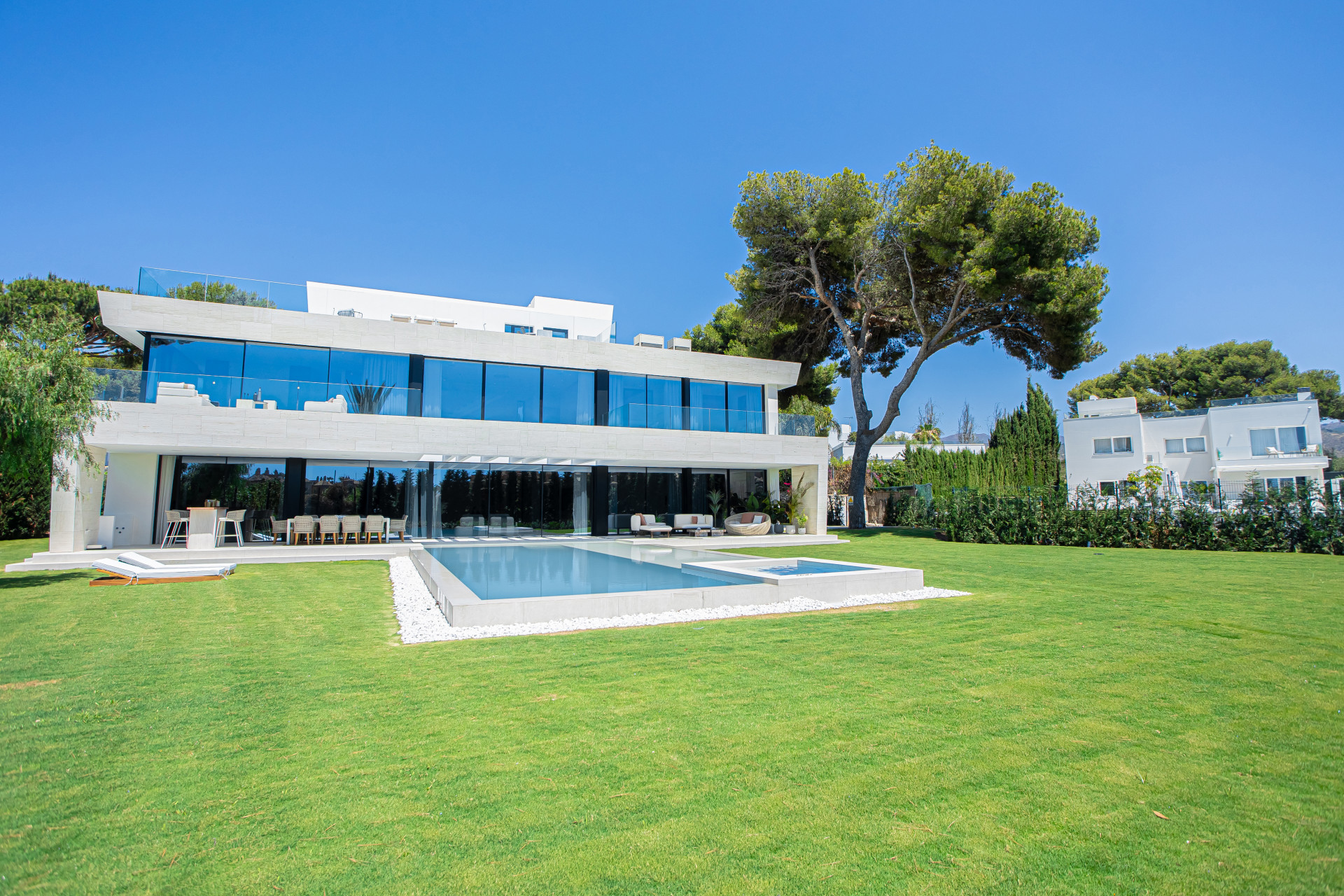 Villa en Marbella Este, Marbella - Image 2