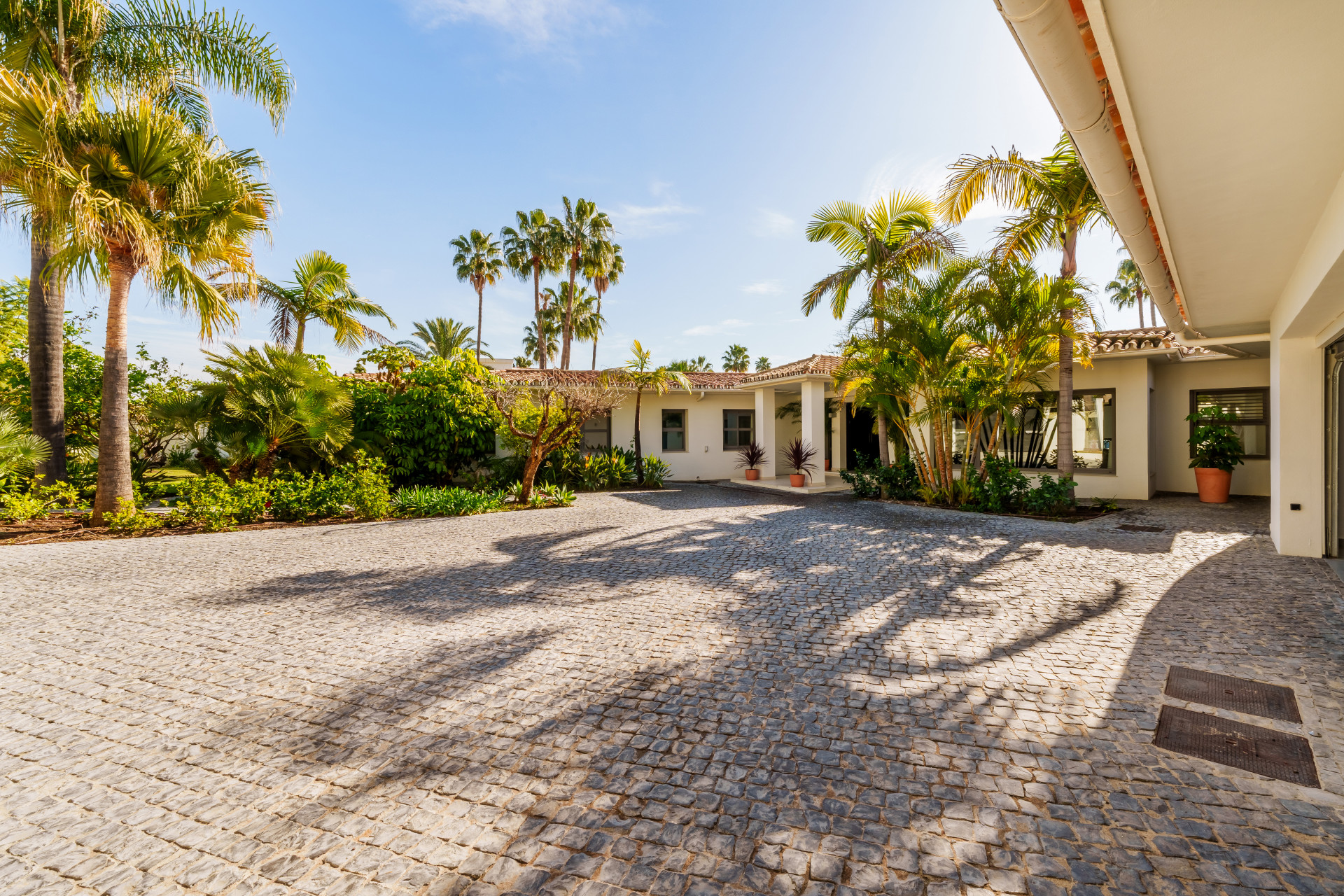 Villa in Nueva Andalucia, Marbella - Image 32