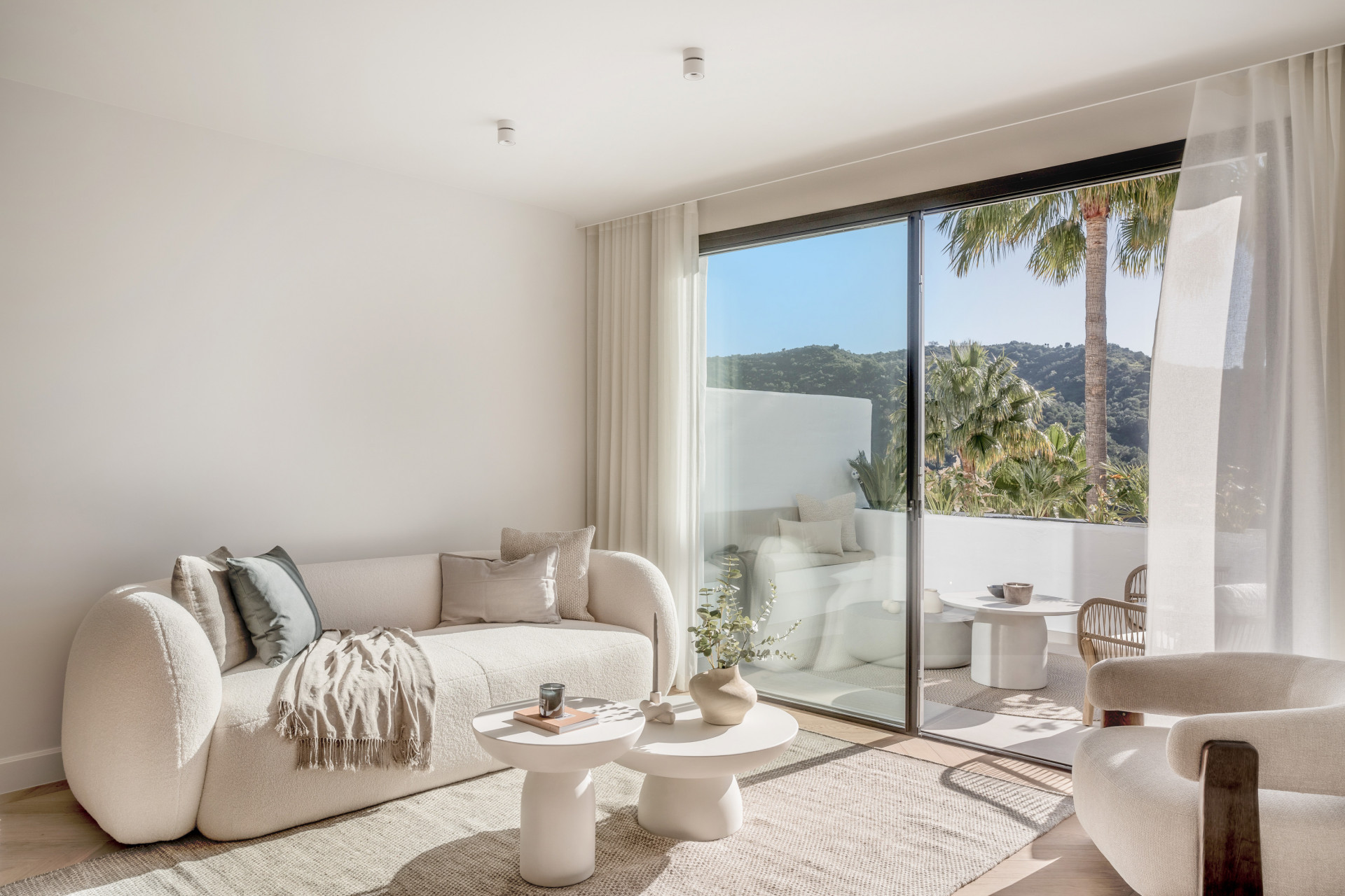 Duplex Penthouse in La Quinta, Benahavis - Image 2