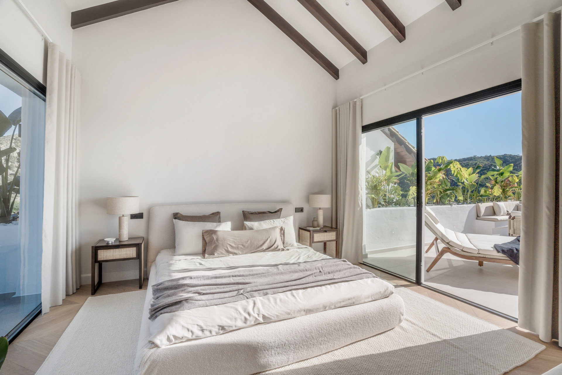 Duplex Penthouse in La Quinta, Benahavis - Image 21