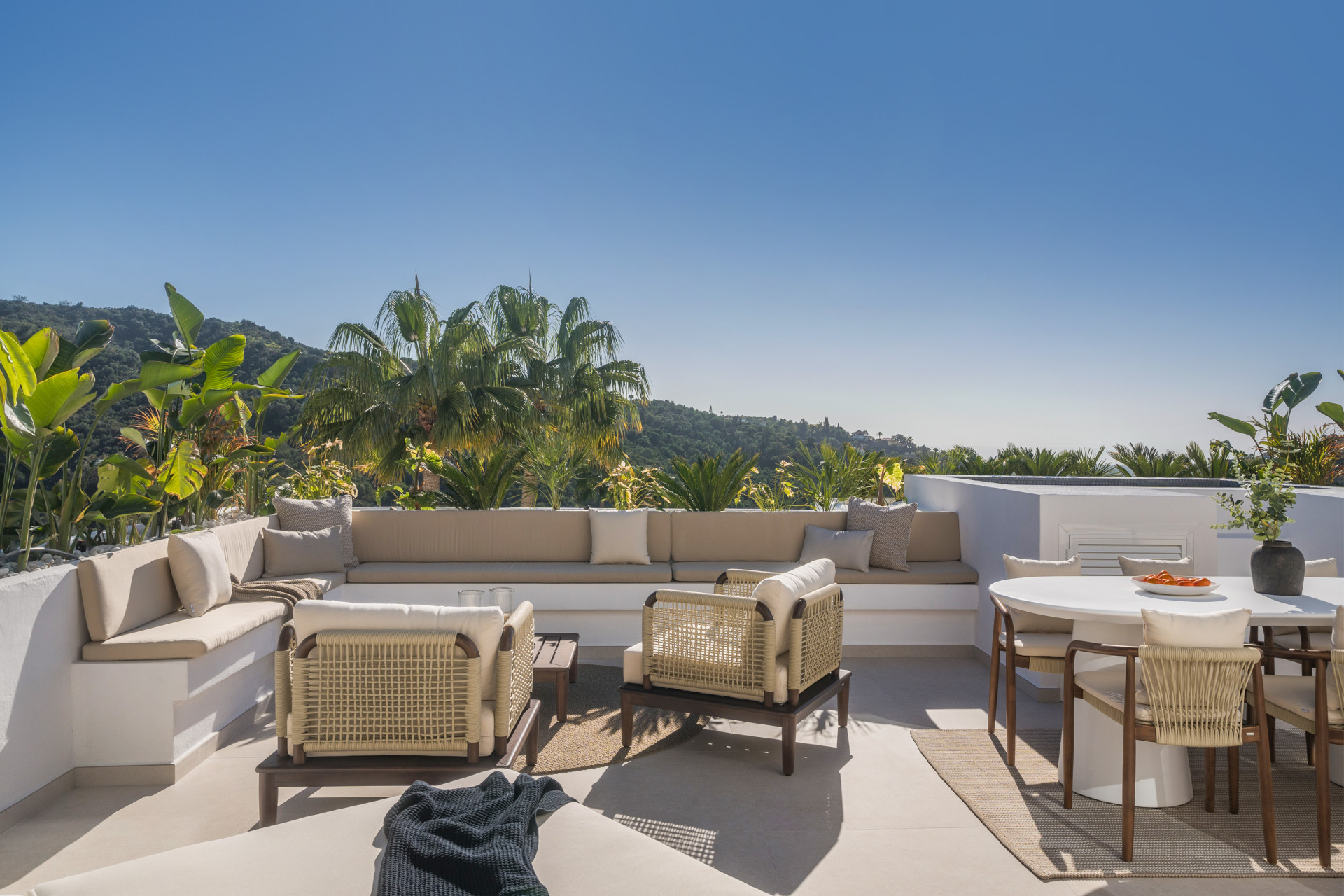 Duplex Penthouse in La Quinta, Benahavis - Image 12