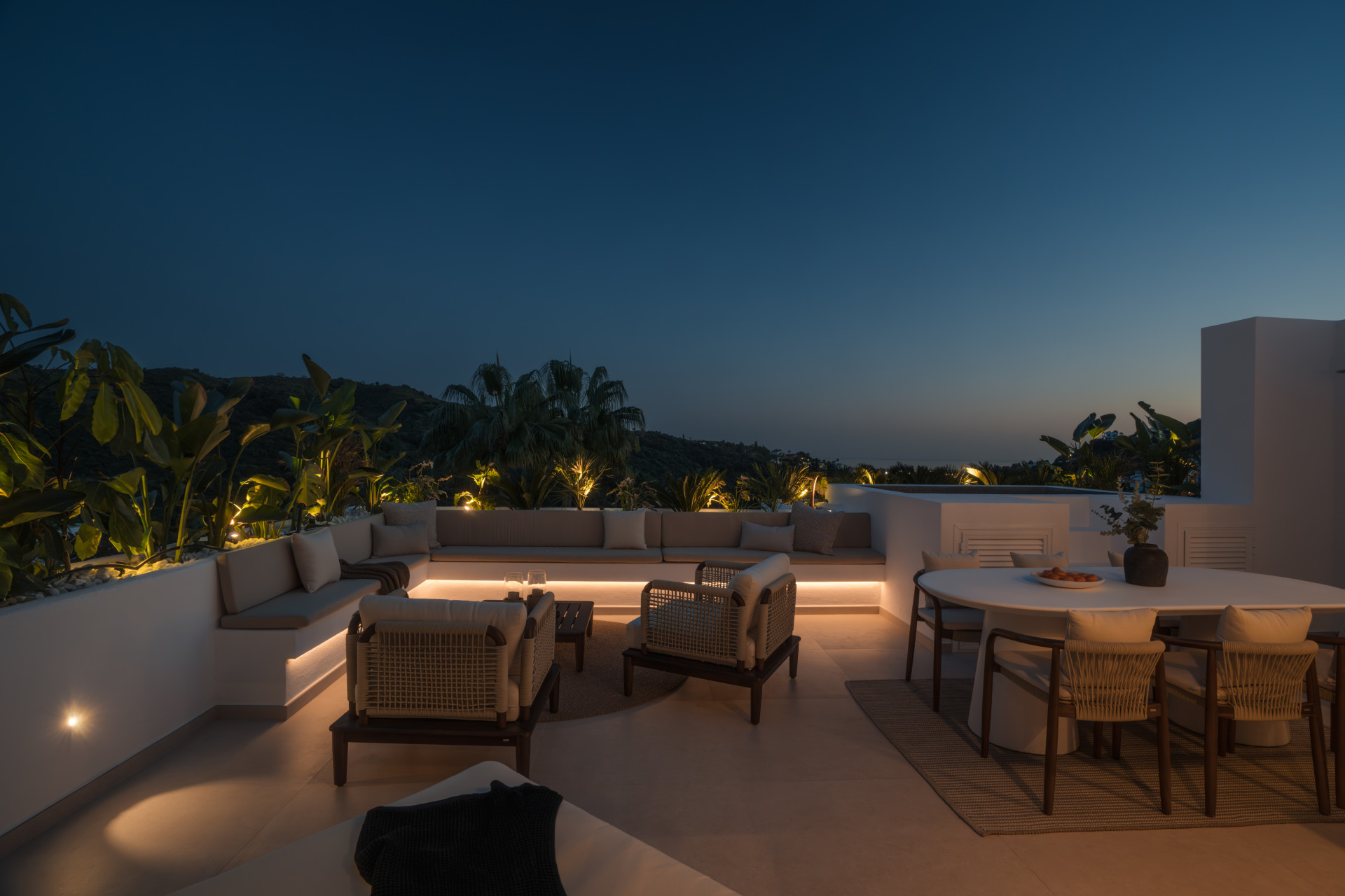 Duplex Penthouse in La Quinta, Benahavis - Image 28