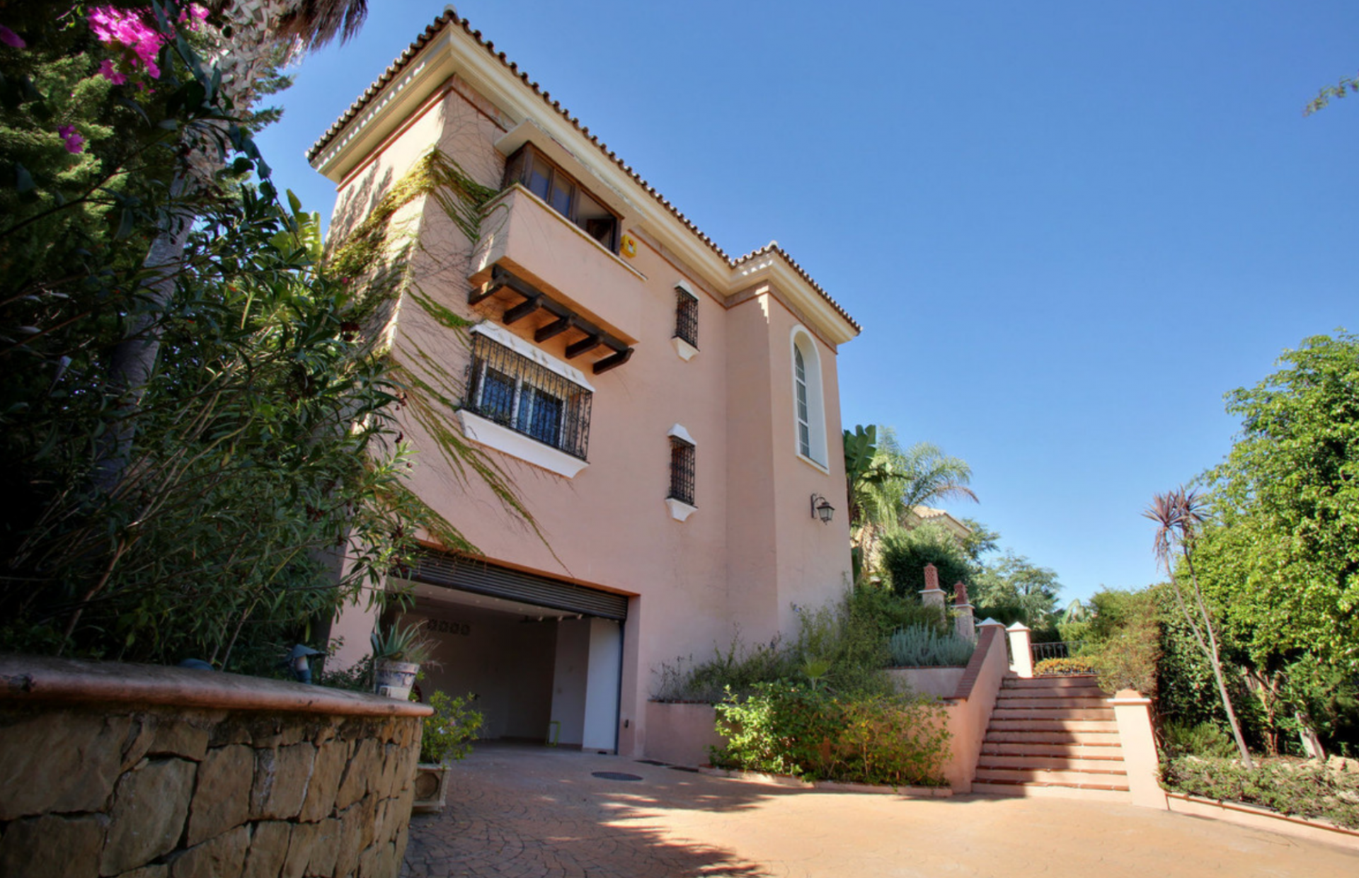 Villa in Nueva Andalucia, Marbella - Image 10