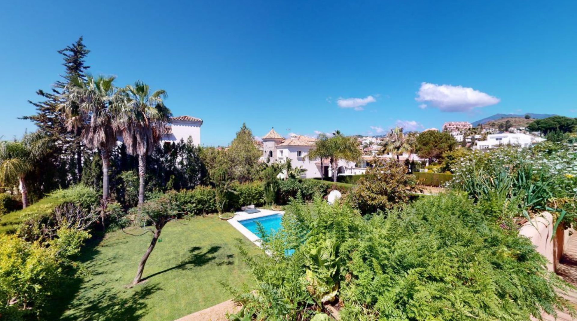 Villa en Nueva Andalucia, Marbella - Image 9