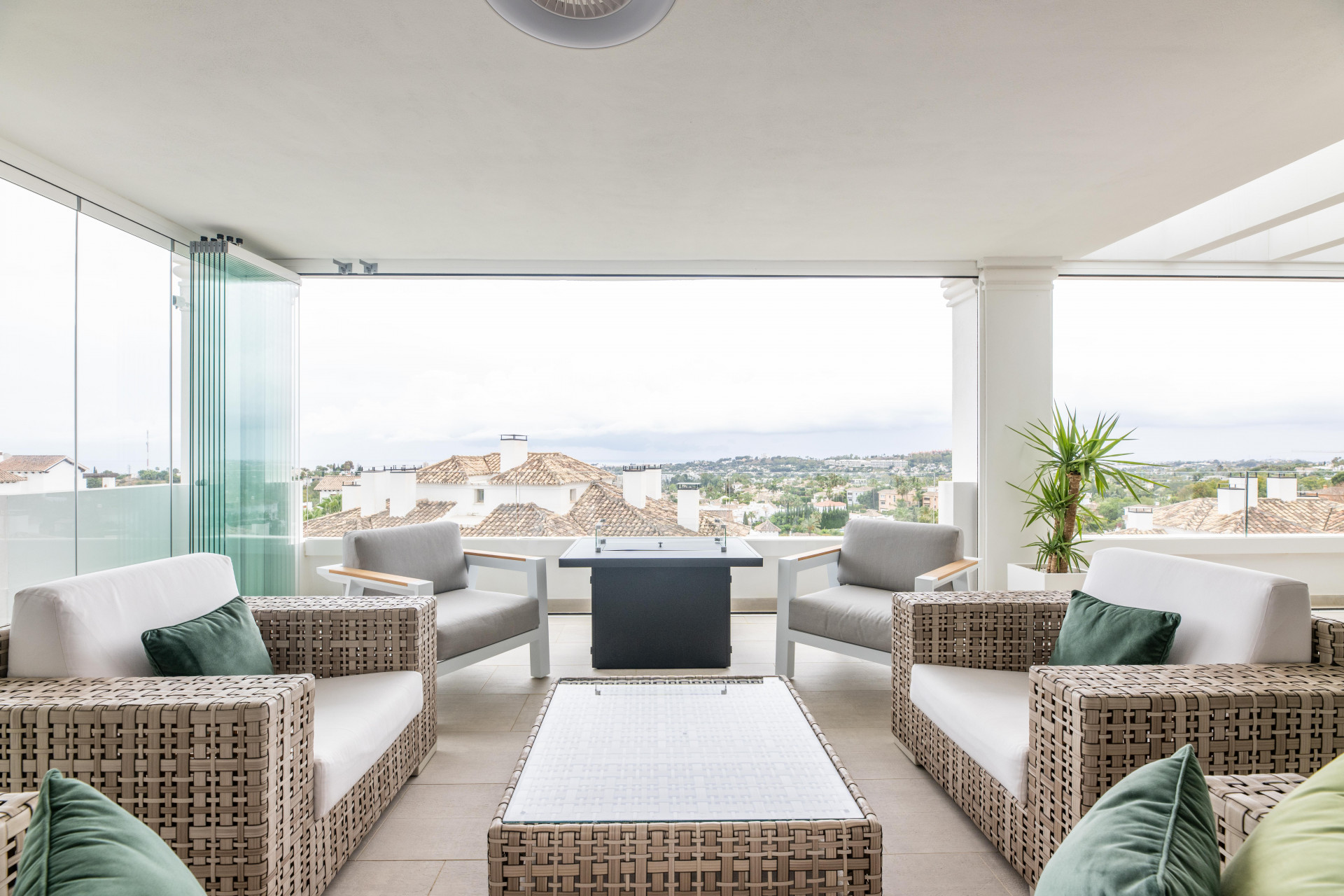 Apartment in Nueva Andalucia, Marbella - Image 4