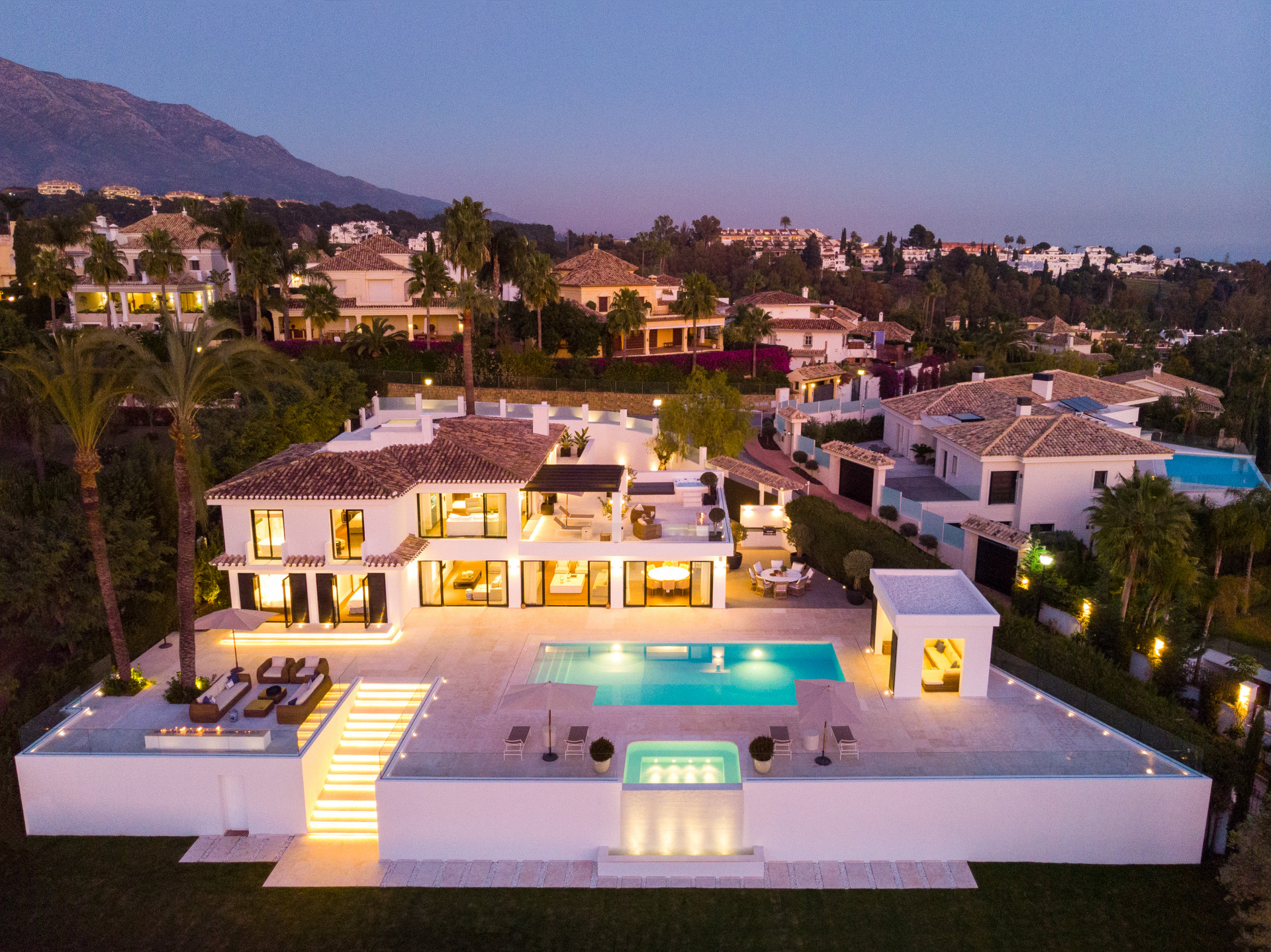 Villa in Nueva Andalucia, Marbella - Image 2