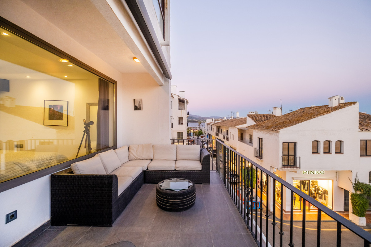 Apartment en Marbella &#8211; Puerto Banus, Marbella - Image 17