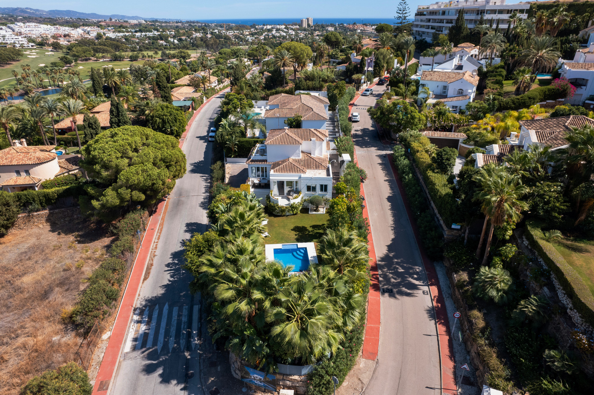 Villa en Nueva Andalucia, Marbella - Image 2