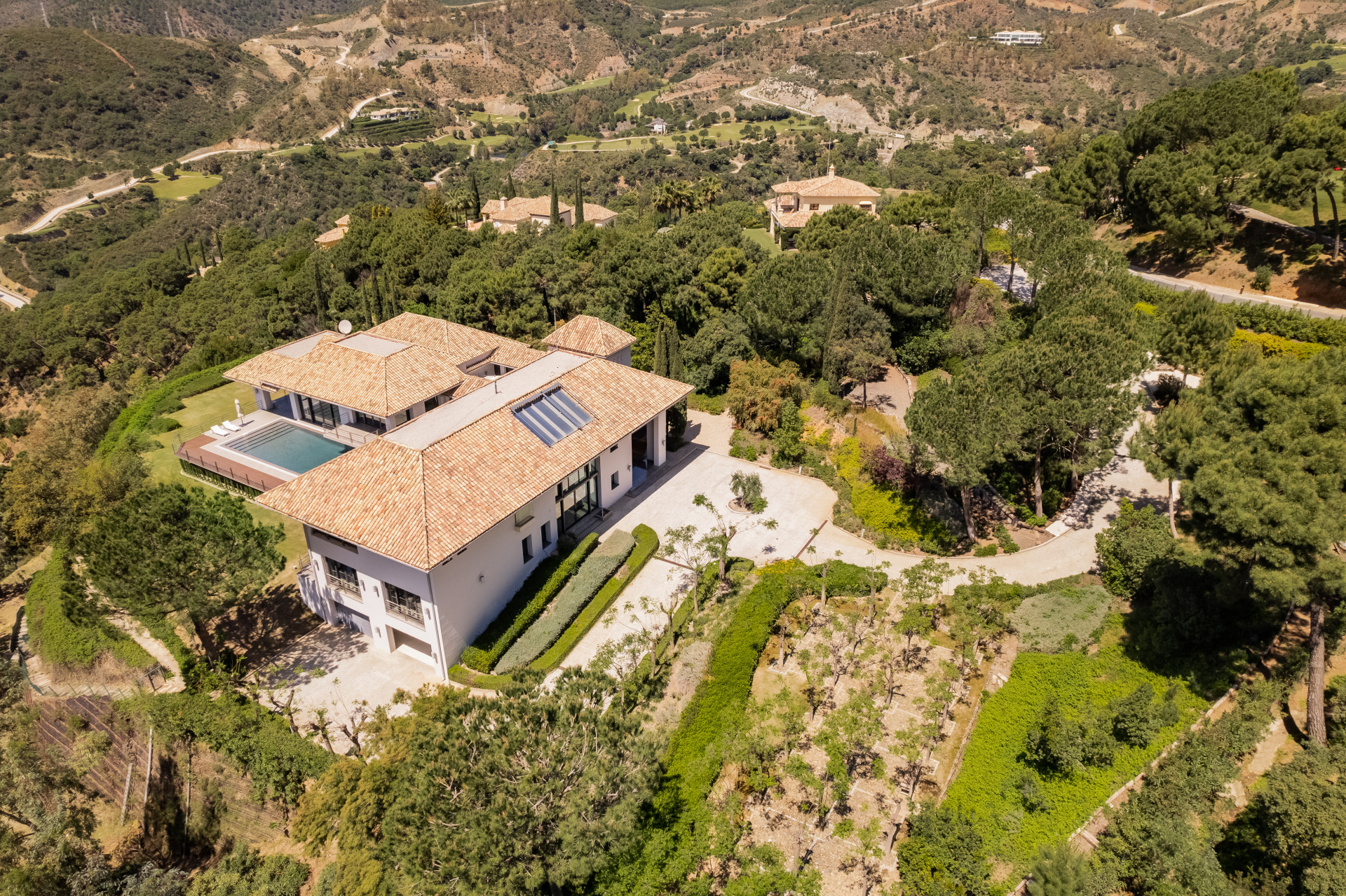 Villa in La Zagaleta, Benahavis - Image 40