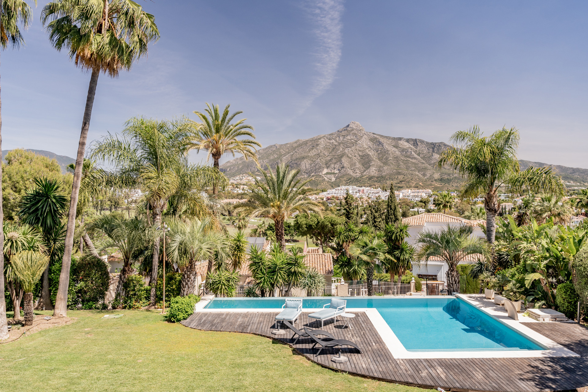 Villa en Nueva Andalucia, Marbella - Image 2