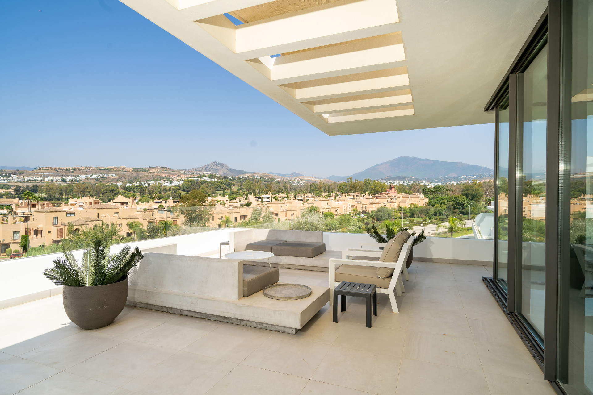 Duplex Penthouse in Estepona East, Estepona - Image 13