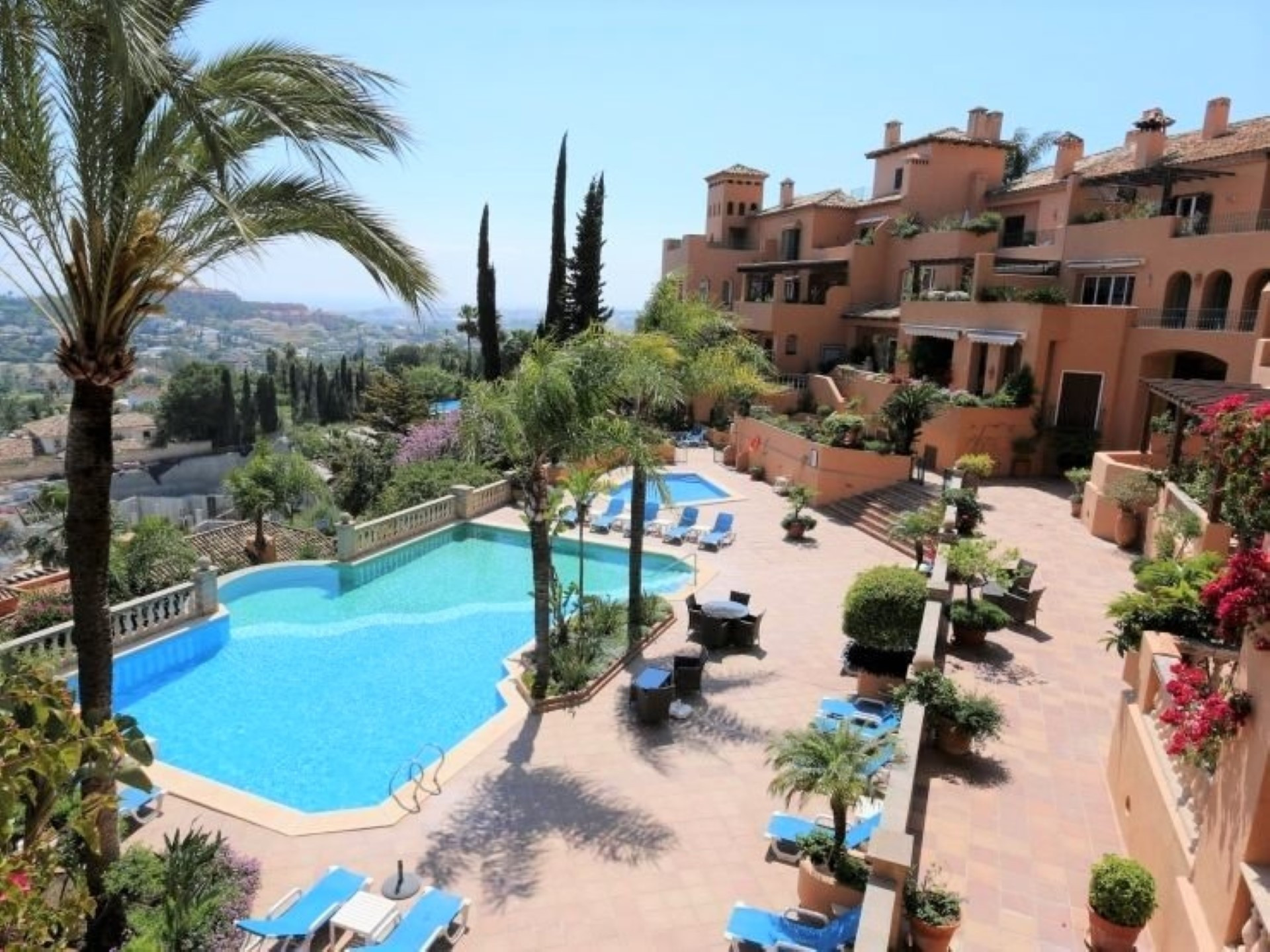 Spectacular 3 bedroom duplex penthouse in Les Belvederes, Nueva Andalucia