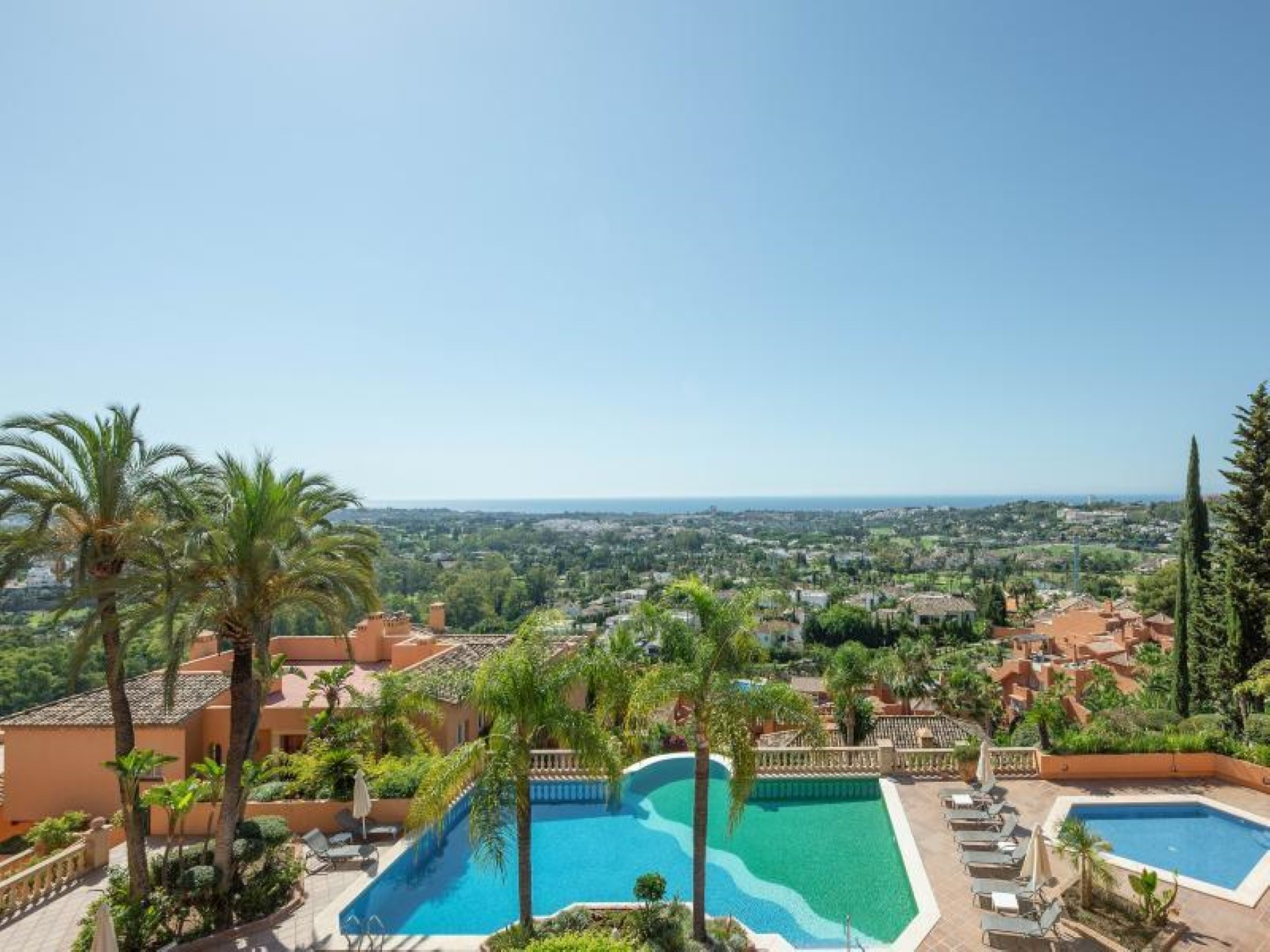 Spectacular 3 bedroom duplex penthouse in Les Belvederes, Nueva Andalucia