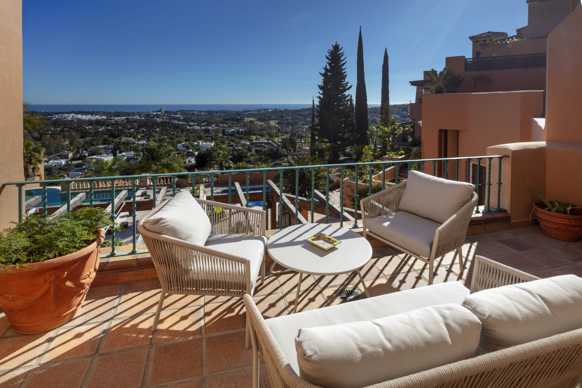 Spectacular 3 bedroom duplex penthouse in Les Belvederes, Nueva Andalucia