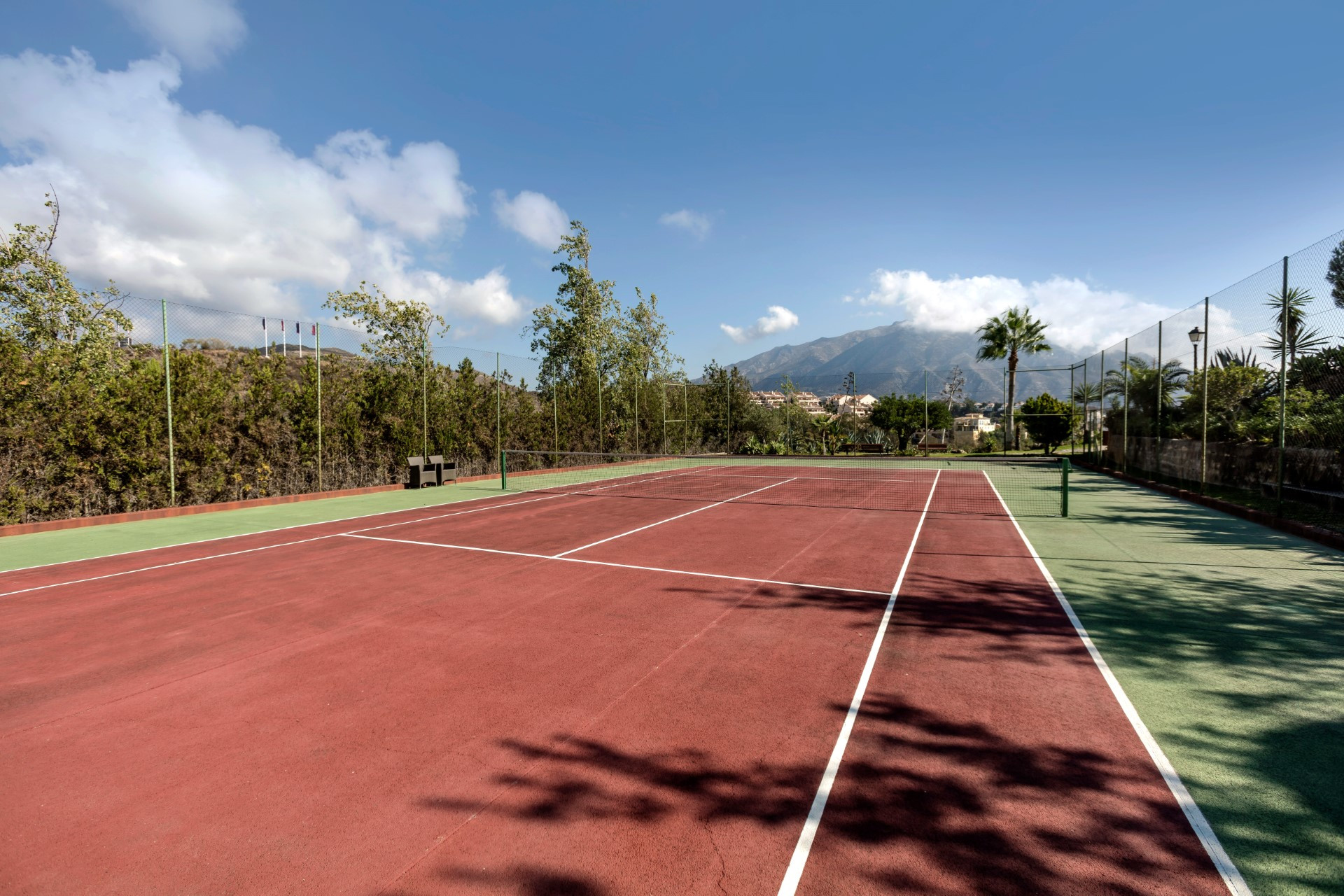 Espectacular ático dúplex de 3 dormitorios en Les Belvederes, Nueva Andalucía