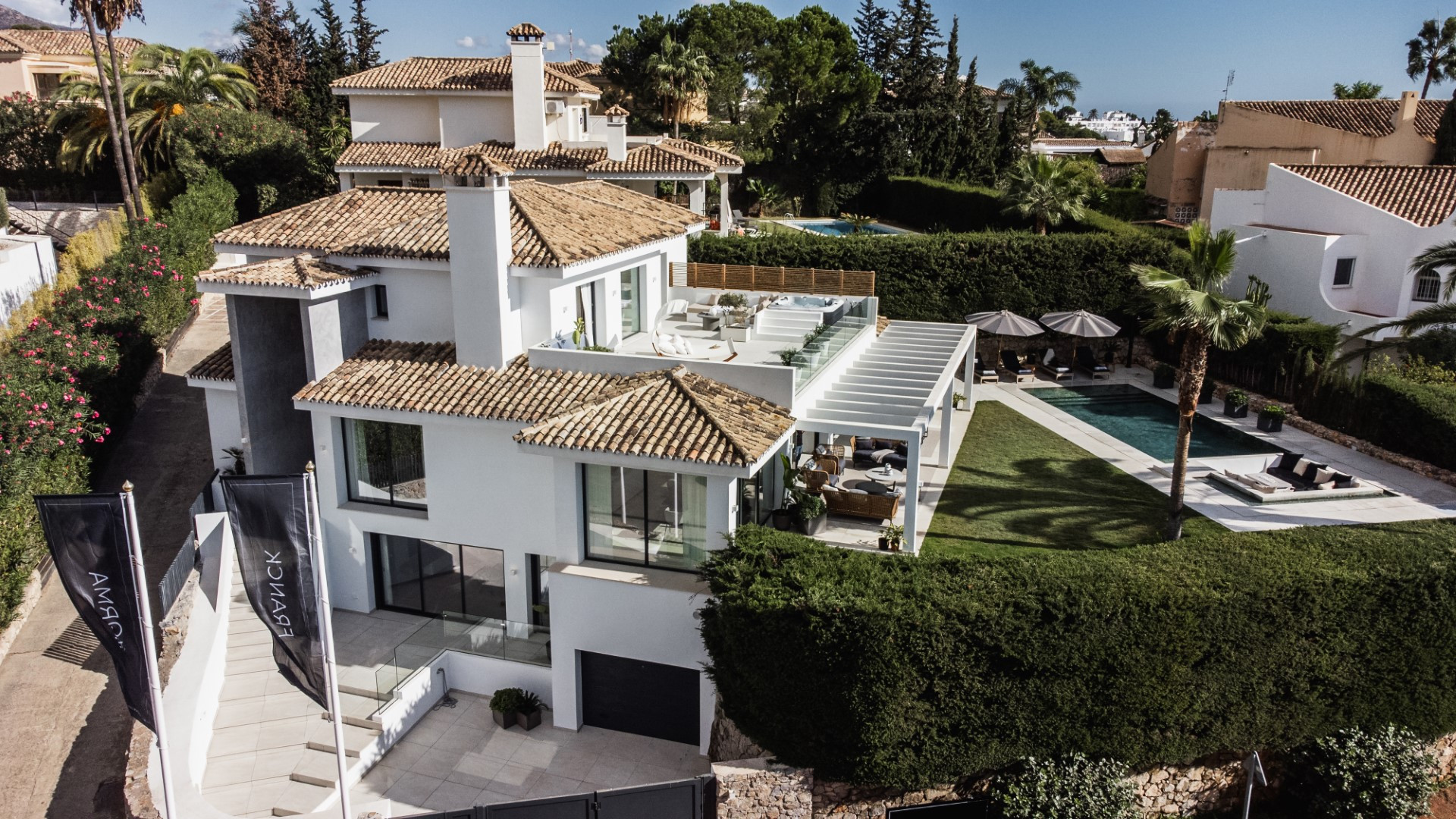 Una moderna villa de 4 dormitorios en Nueva Andalucia 