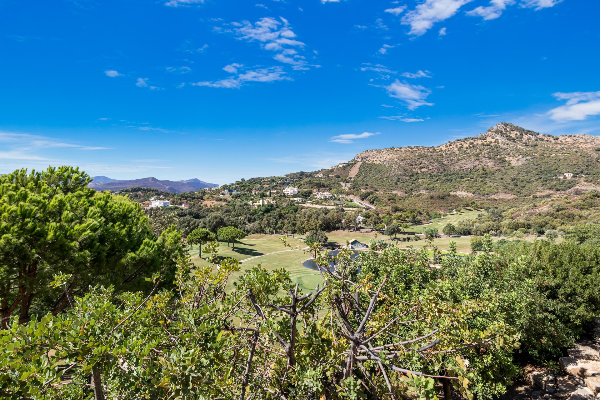 Villa de lujo de 4 dormitorios en la urbanización cerrada de Marbella Club Golf Resort